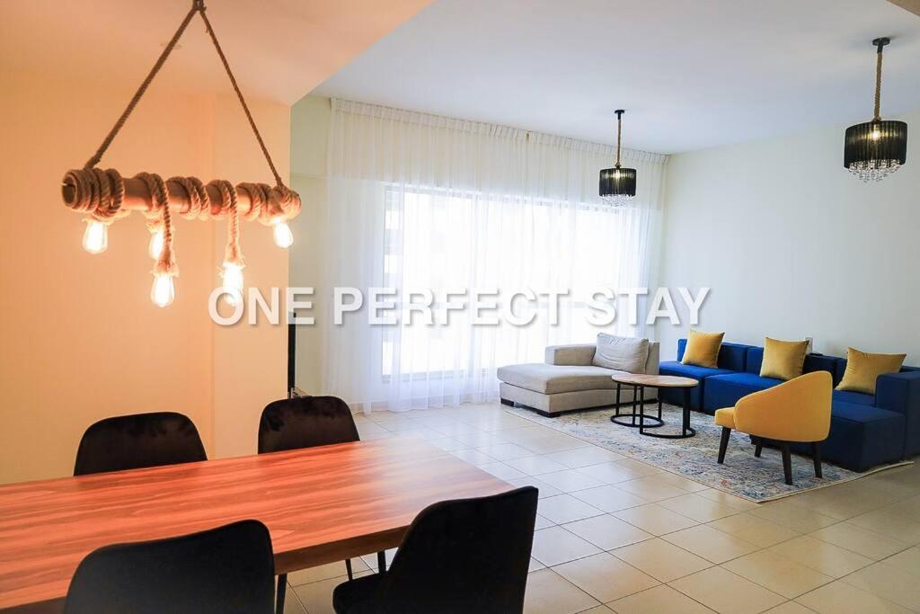 Cozy 2 Bedroom At Jbr Beachfront With Pool And Gym
