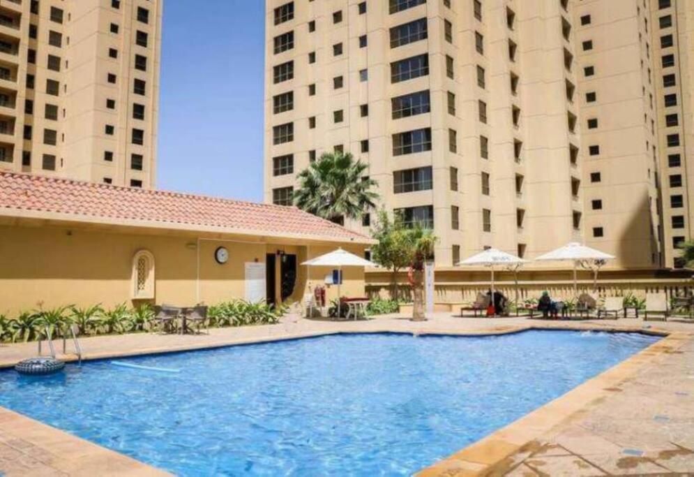 Cozy 2 Bedroom At Jbr Beachfront With Pool And Gym