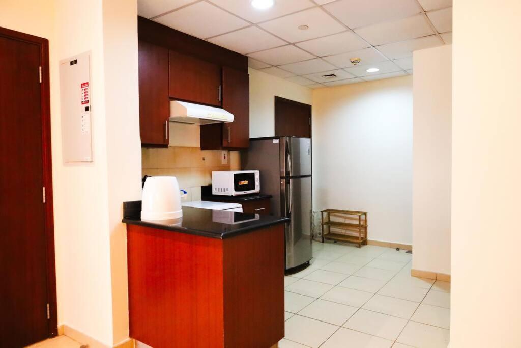 Apartment Cozy 2 Bedroom At Jbr Beachfront With Pool And Gym
