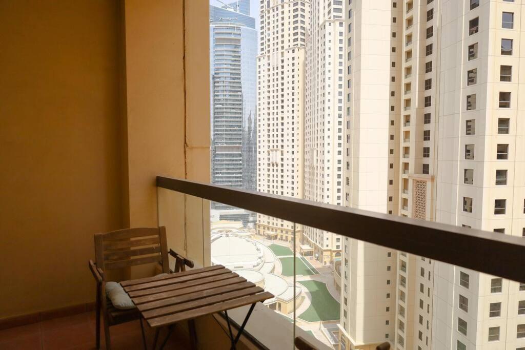 Cozy 2 Bedroom At Jbr Beachfront With Pool And Gym Dubai