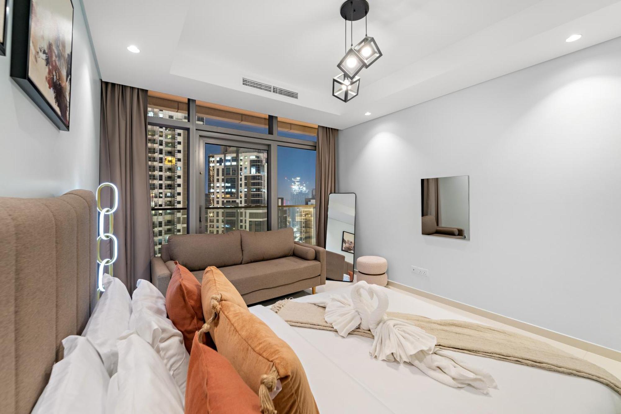 First Class 2br Modern Luxury At Paramount * Dubai
