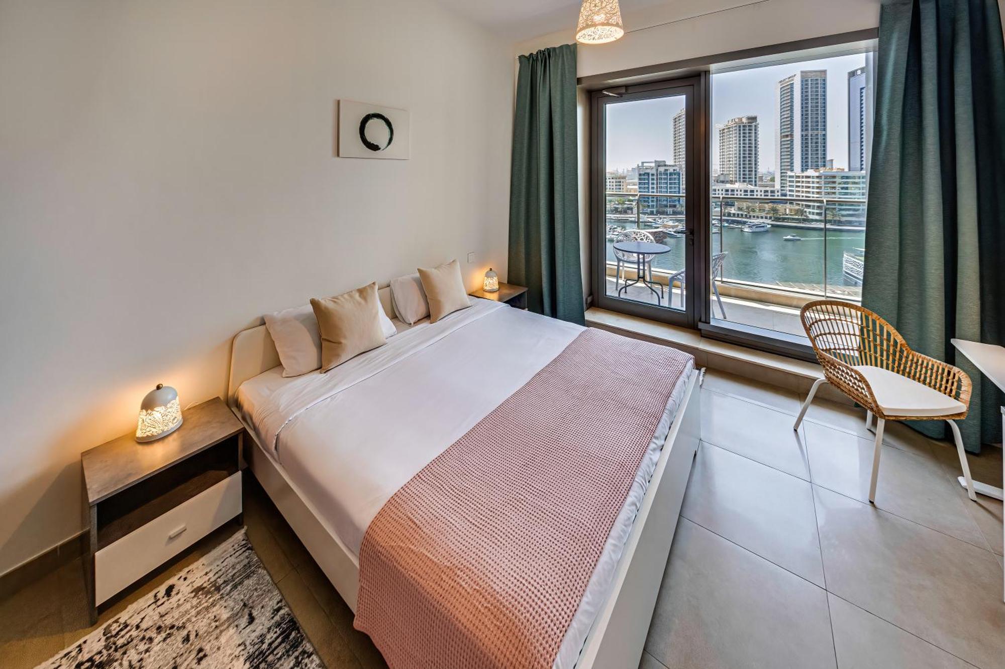 5 Star Sparkle Tower By Swarovski, Marina Apartment Dubai