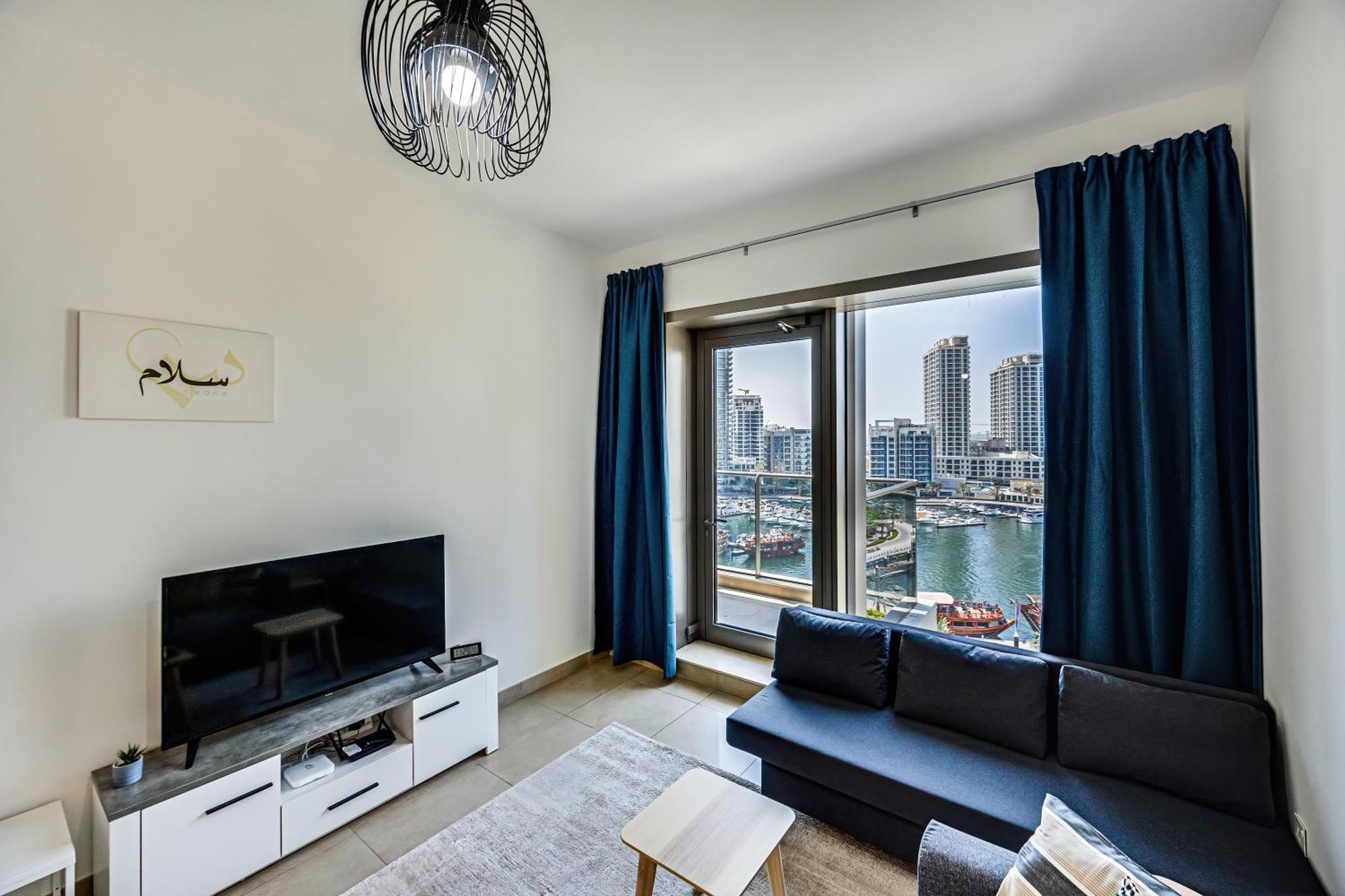 5 Star Sparkle Tower By Swarovski, Marina Apartment *