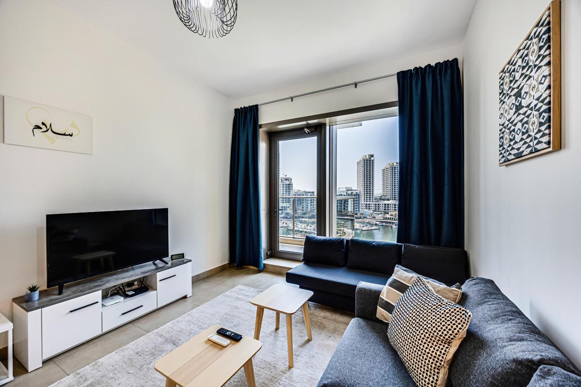 5 Star Sparkle Tower By Swarovski, Marina Apartment Dubai