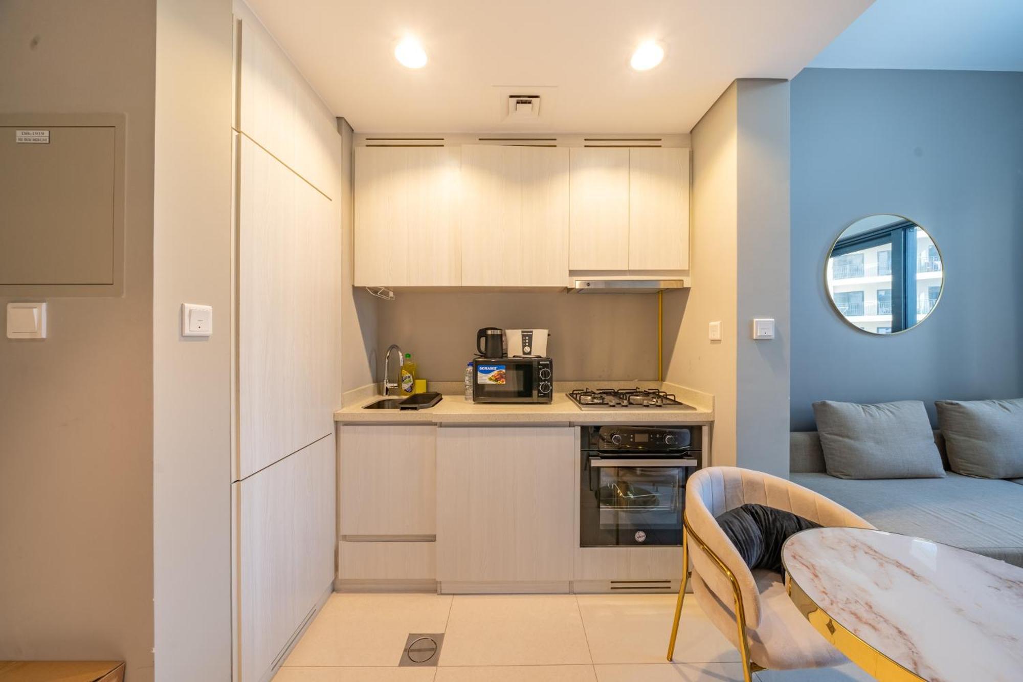 Homes Beyond L 1br Close To Business Bay Metro *