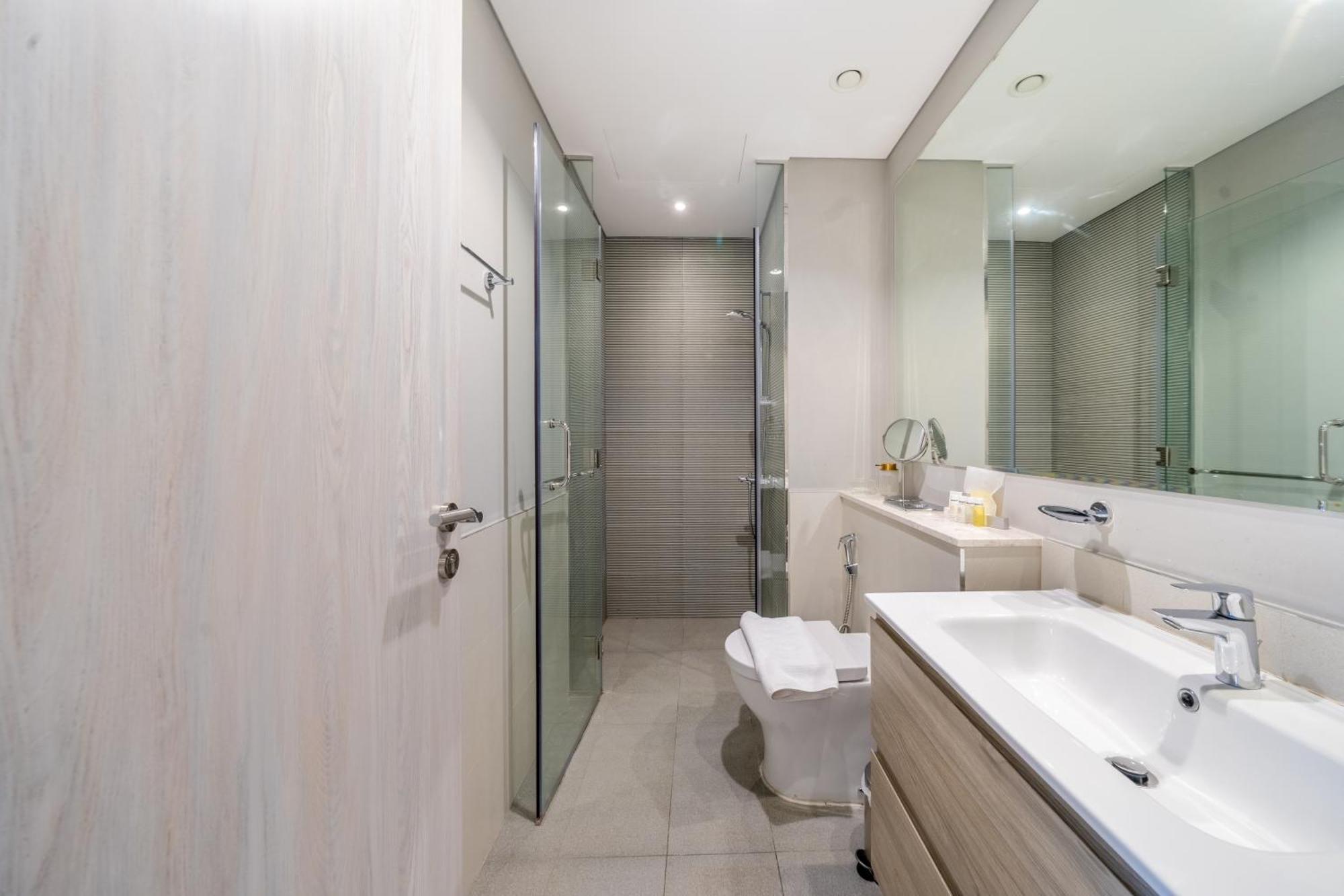 Homes Beyond L 1br Close To Business Bay Metro Apartment Dubai