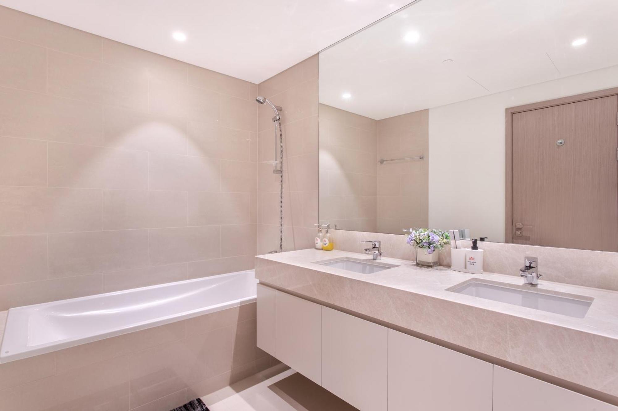 Apartment Iconic Burj Khalifa 2 Bedroom Downtown By Gua Gua Holiday