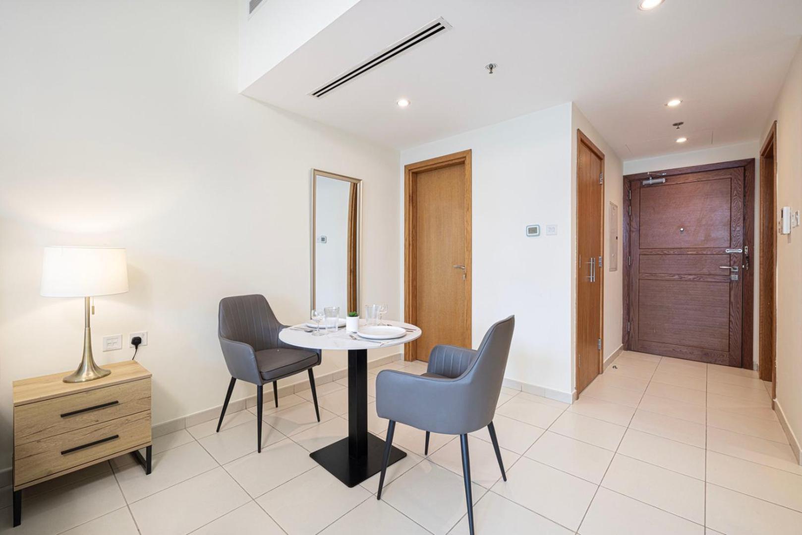 Apartment Modern In Bay Square Business Bay Dubai