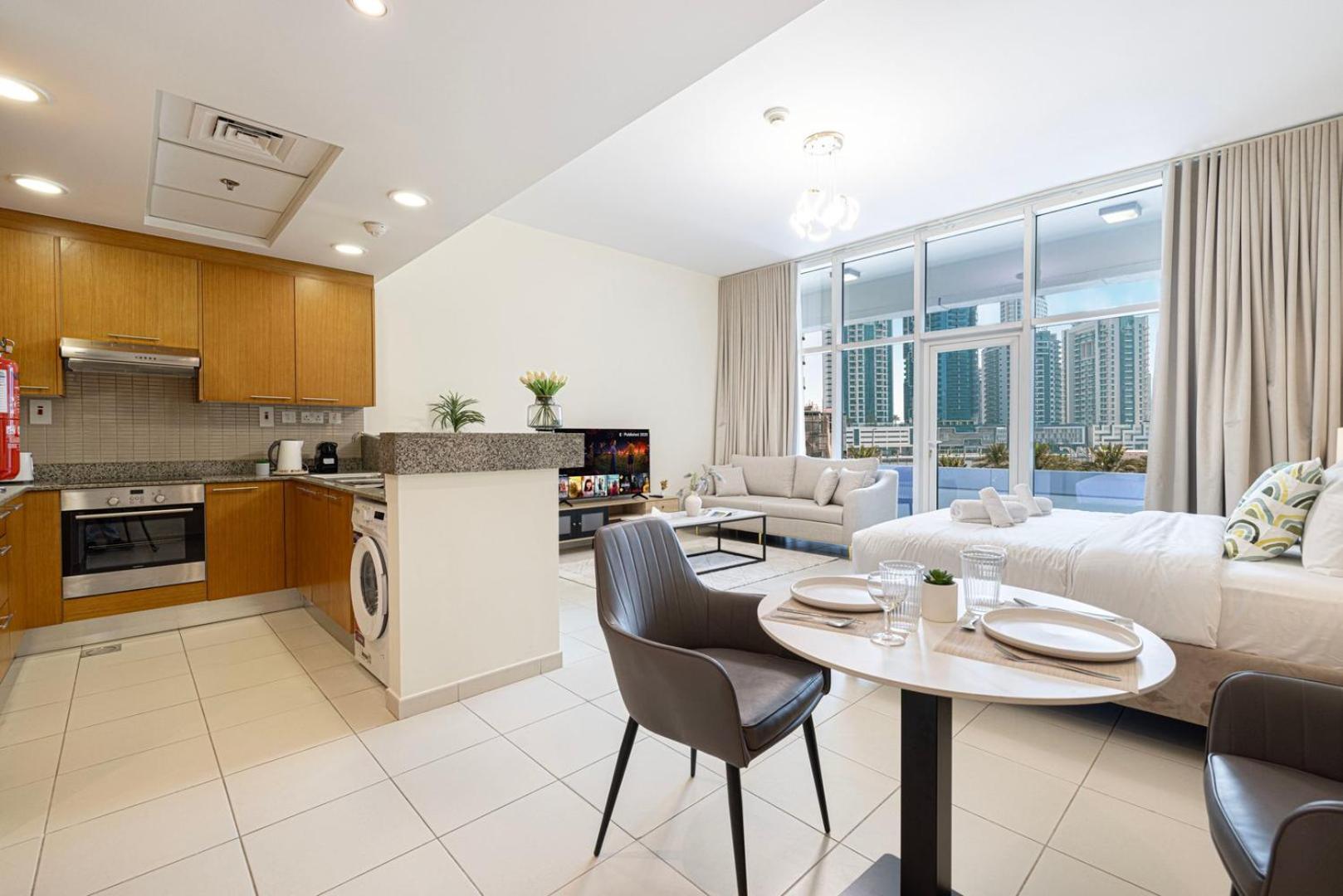 Apartment Modern In Bay Square Business Bay
