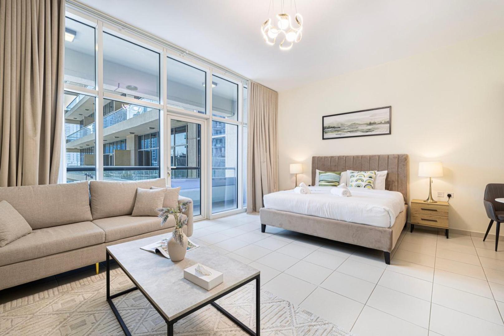 Modern In Bay Square Business Bay Apartment Dubai