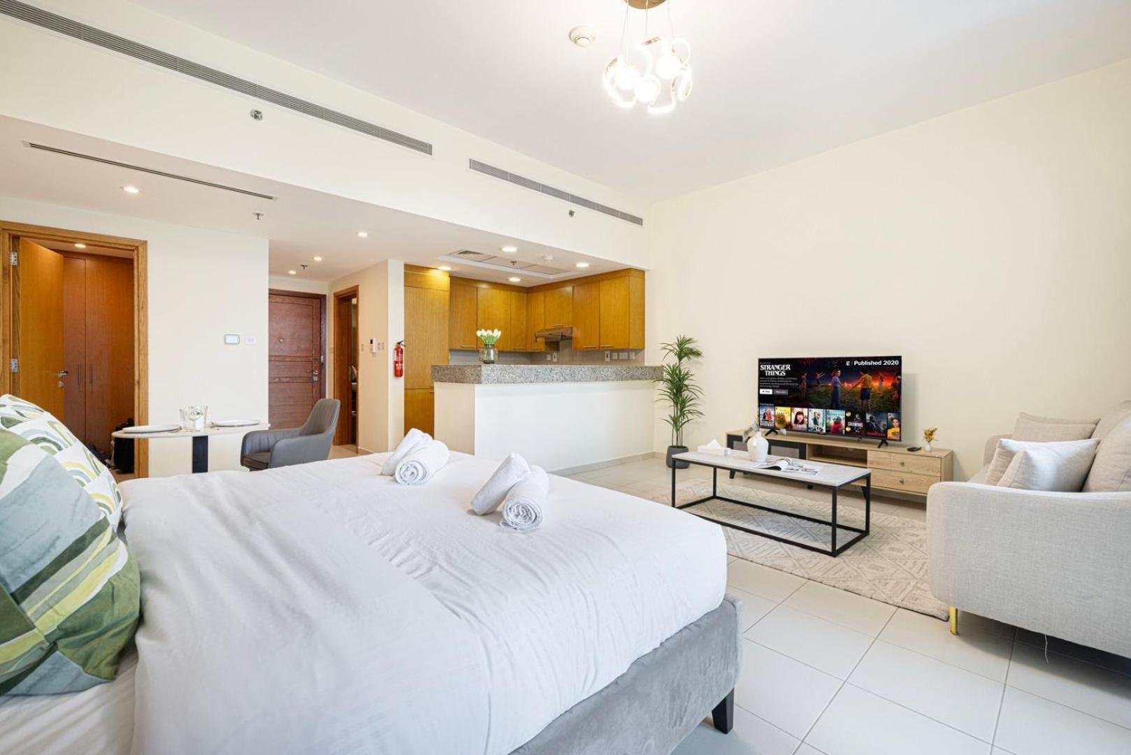 Modern In Bay Square Business Bay Apartment