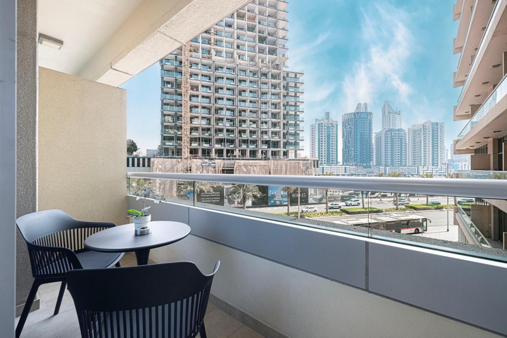 Modern In Bay Square Business Bay Apartment Dubai