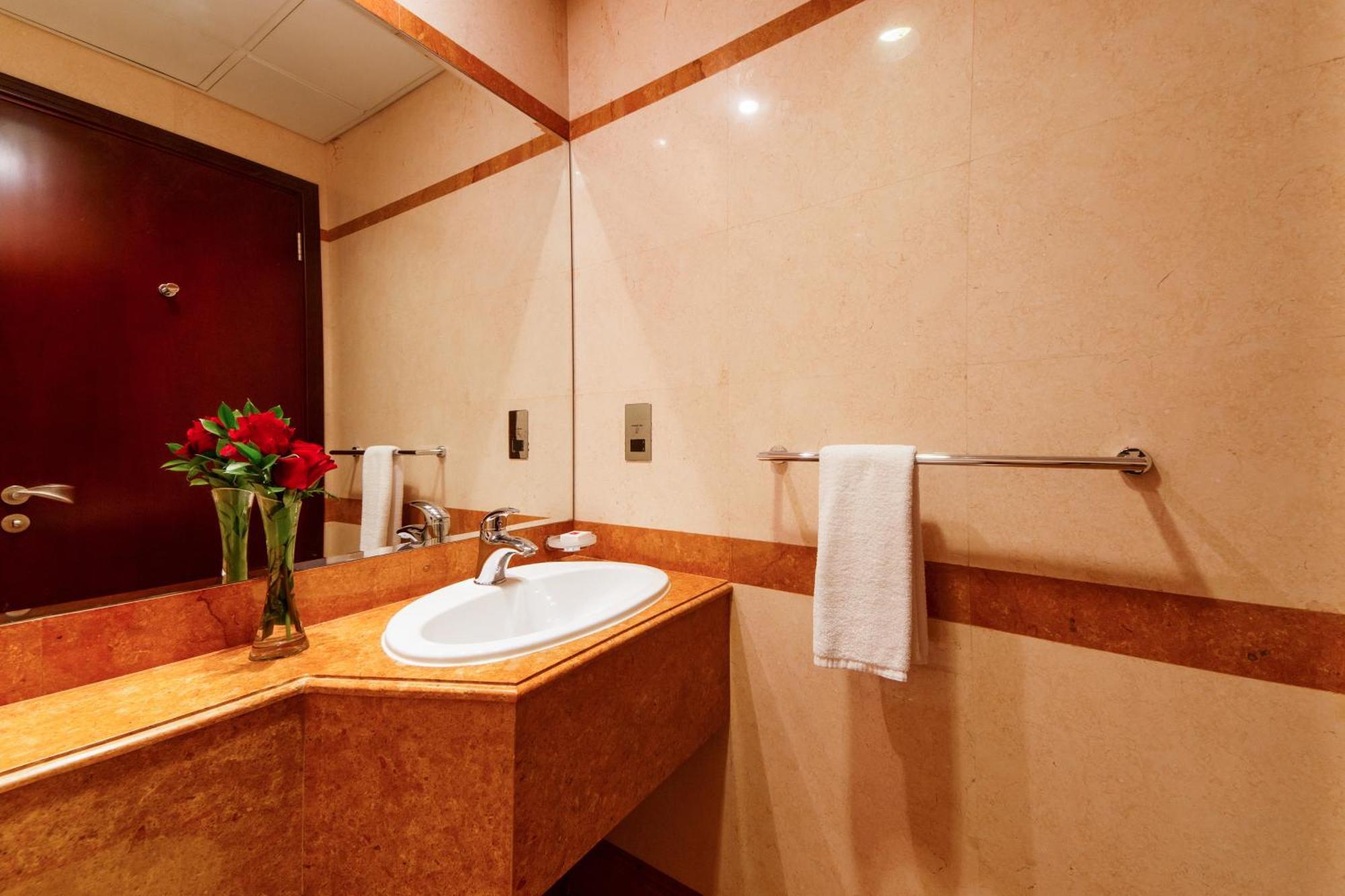 Hotel Grand Millennium 5*