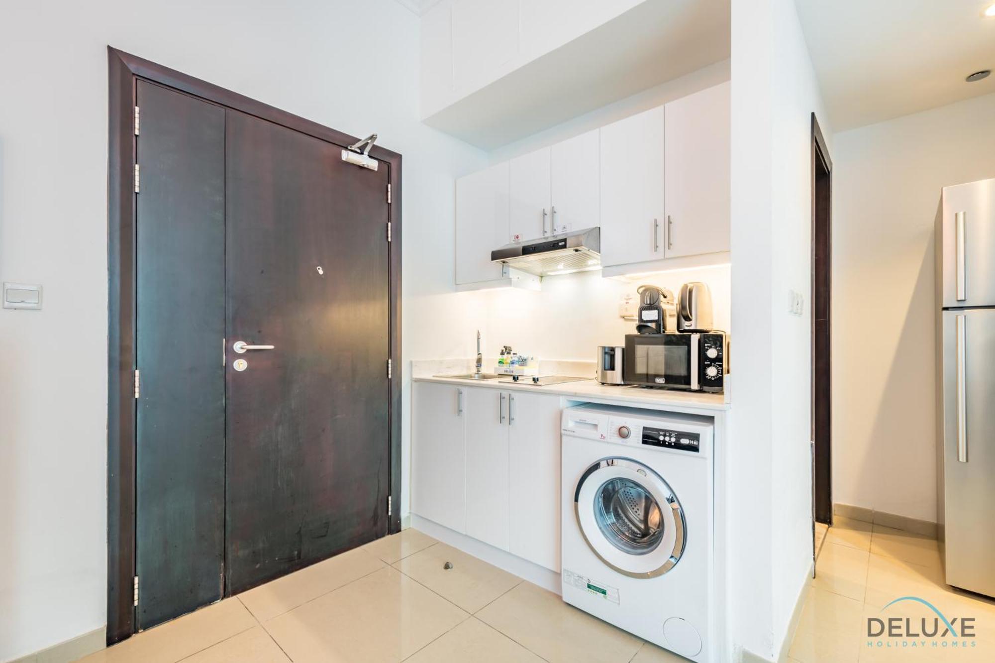 Captivating 1br At Dec Towers Marina By Deluxe Homes Dubai