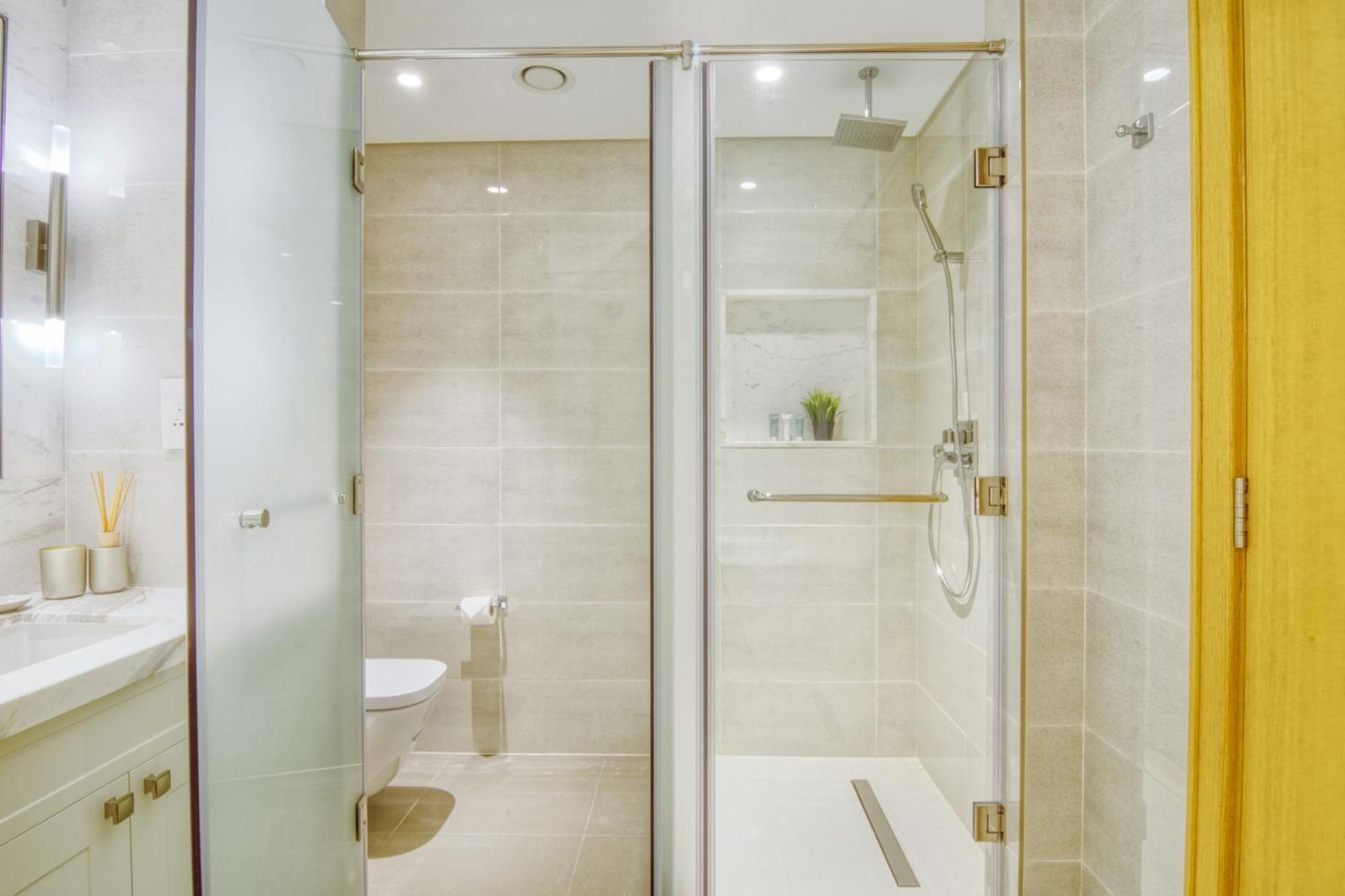 Spectacular Views Of Burj & Fountain - 2 Br Apartment Dubai