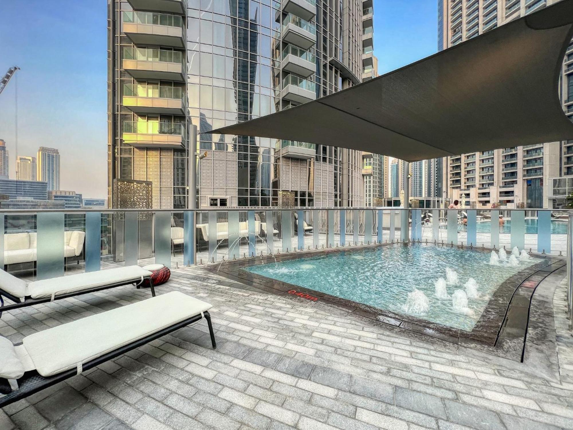 Spectacular Views Of Burj & Fountain - 2 Br Apartment Dubai
