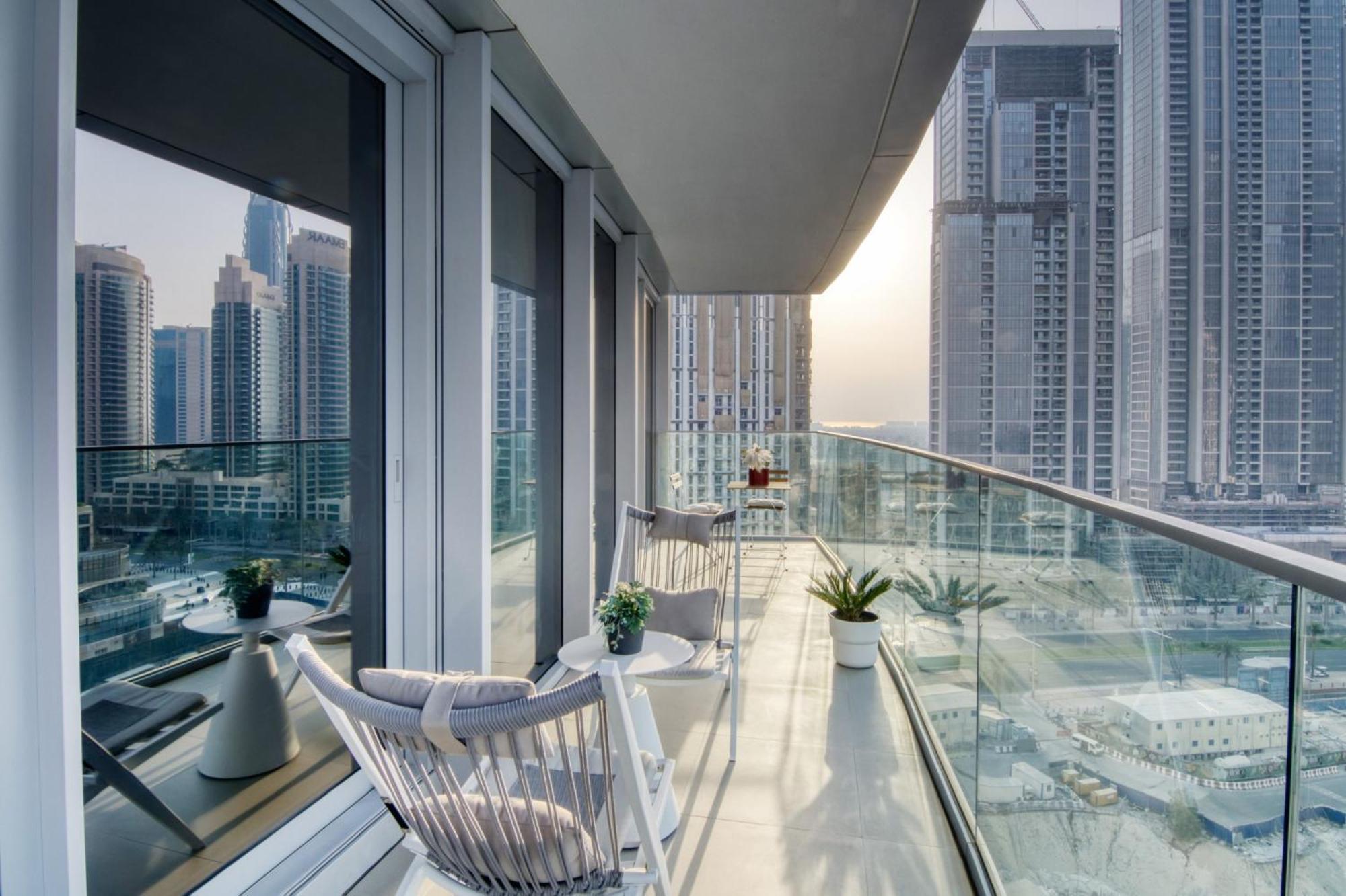 Spectacular Views Of Burj & Fountain - 2 Br Apartment