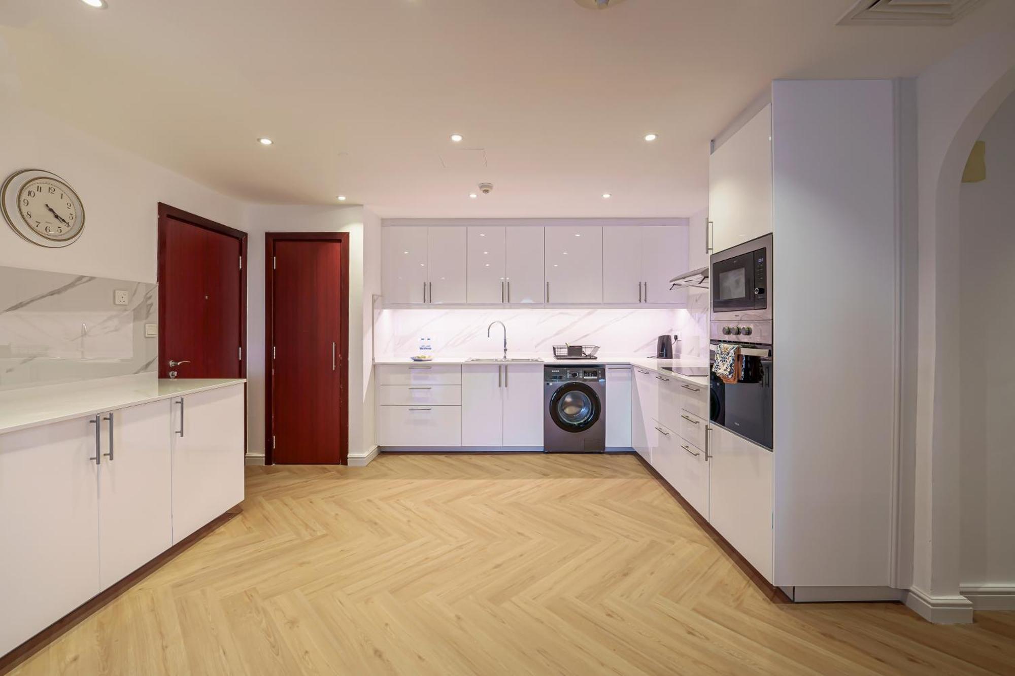 Apartment First Class In Heart Of Jbr, Steps To The - 121 Living Dubai