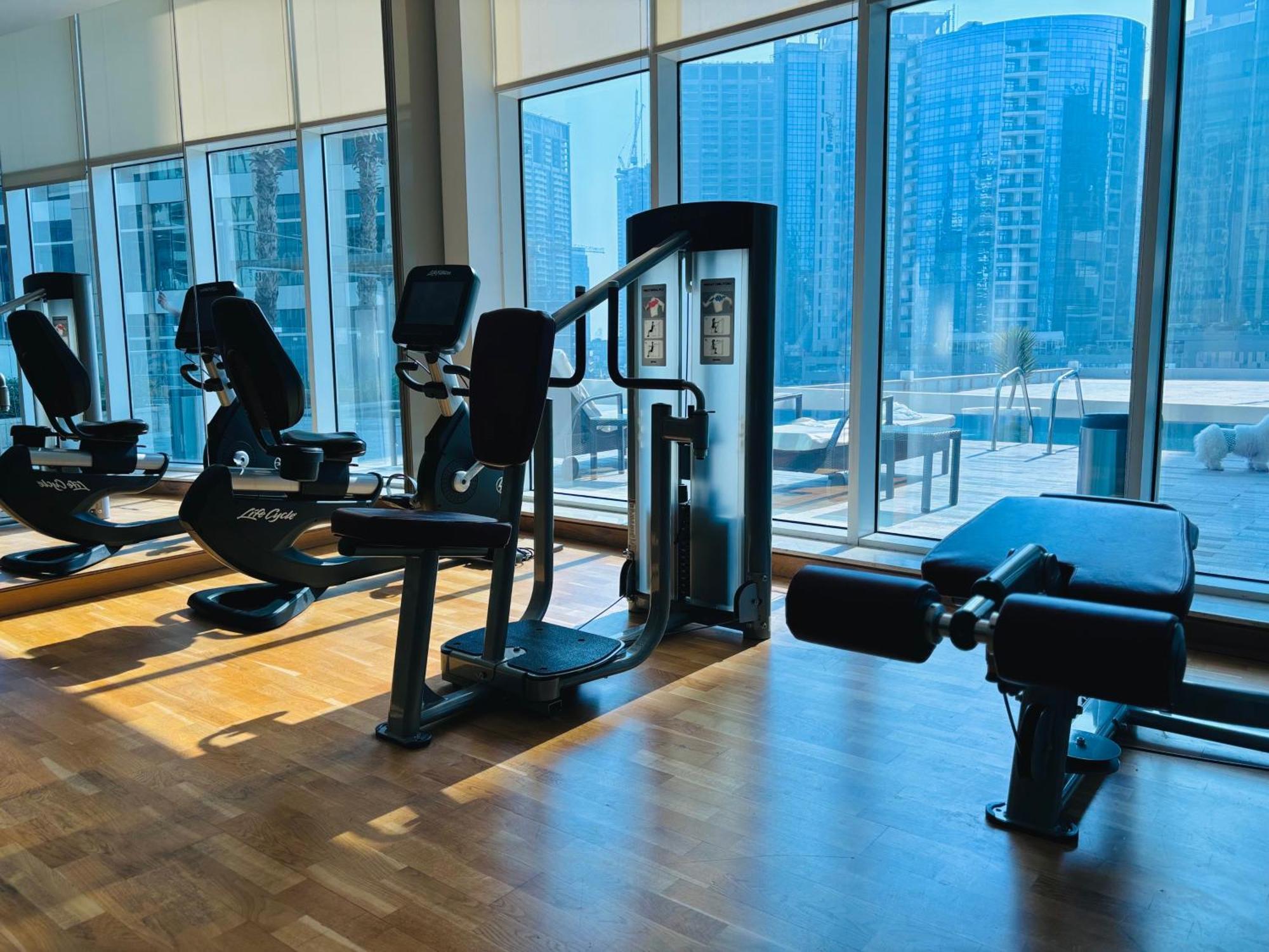 Stunning With Infinity Pool , Canal View , Gym & Free Parking Dubai