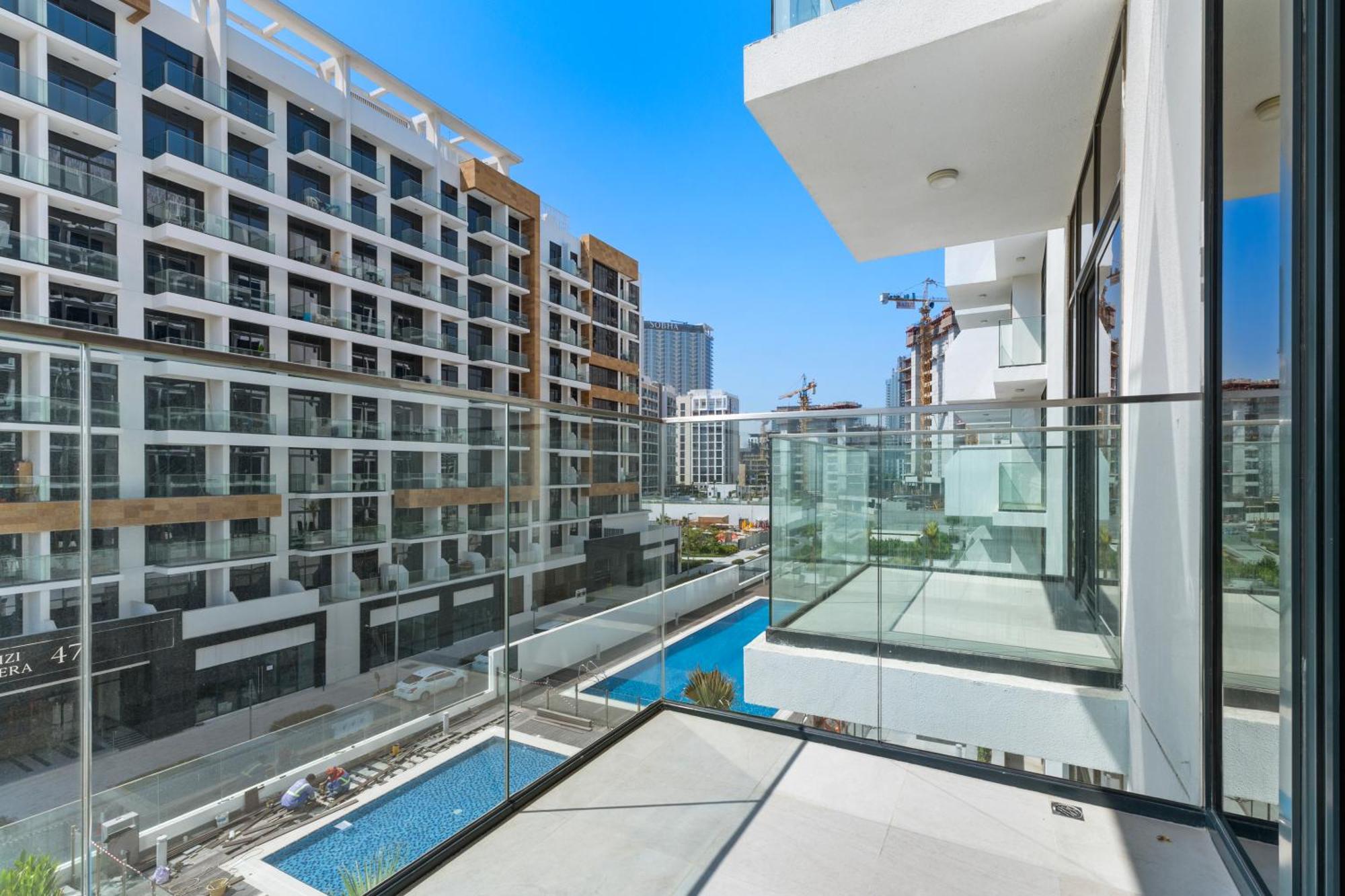 - 10 Minutes From Downtown Apartment
