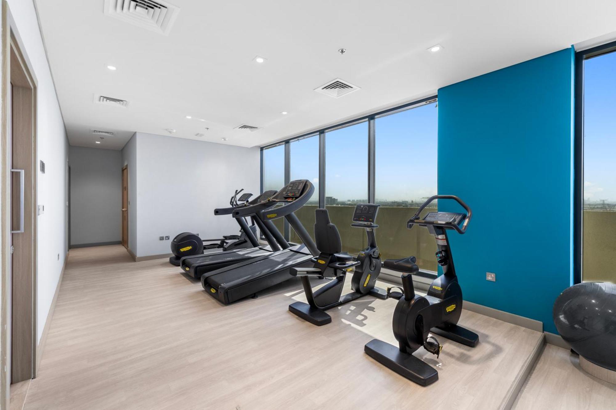 Apartment - 10 Minutes From Downtown Dubai
