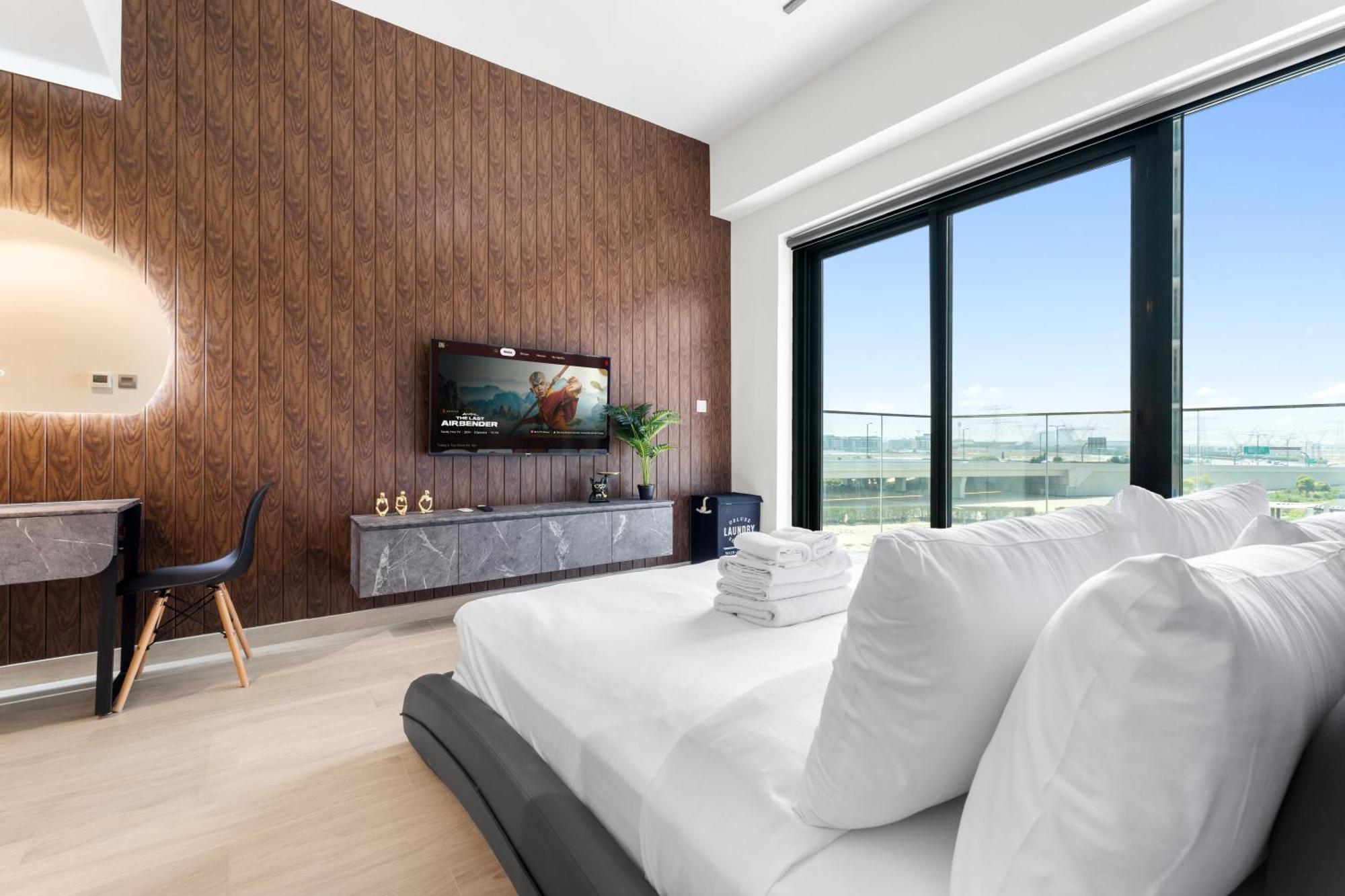 - 10 Minutes From Downtown Apartment