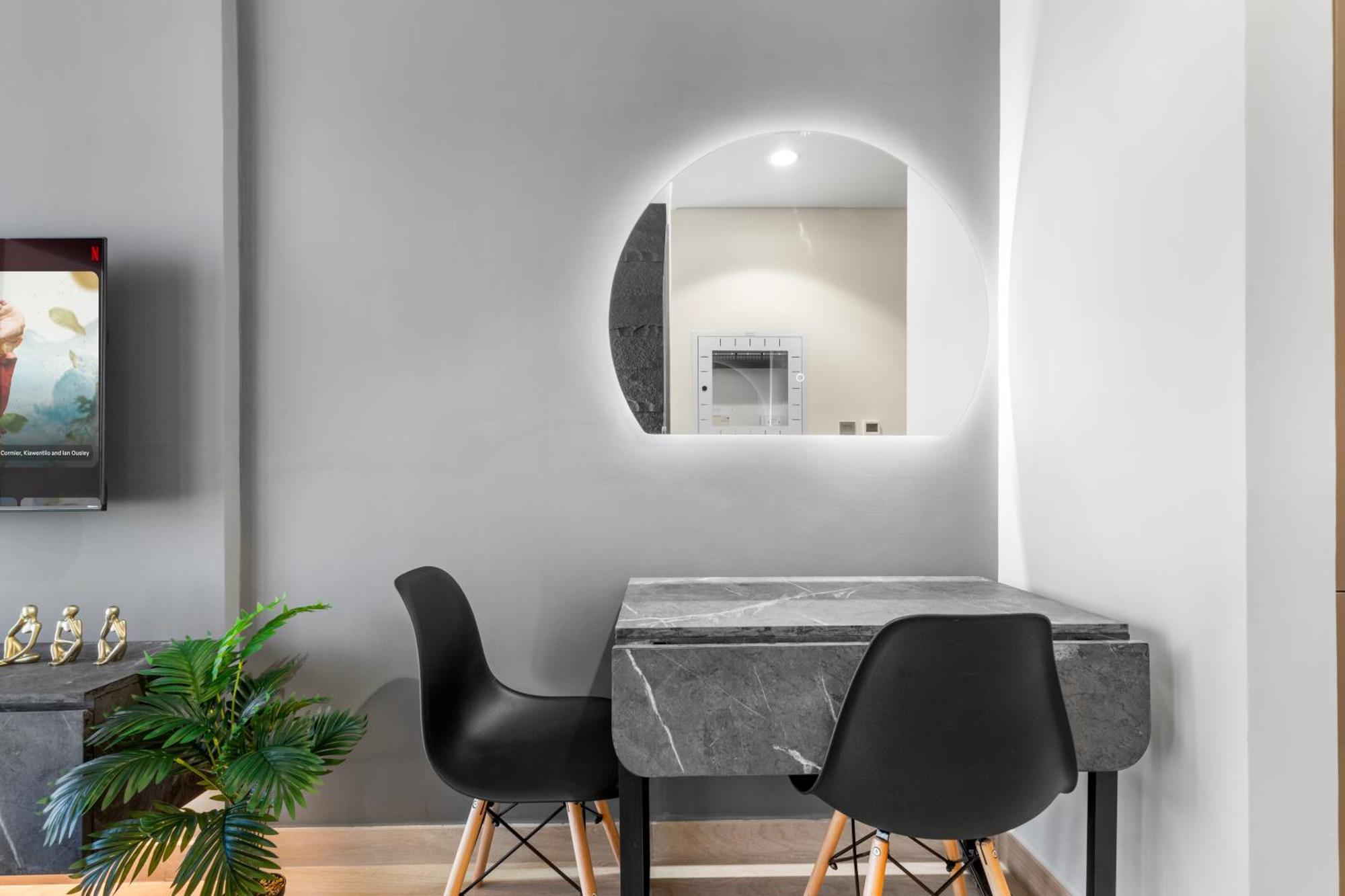 Apartment - 10 Minutes From Downtown *