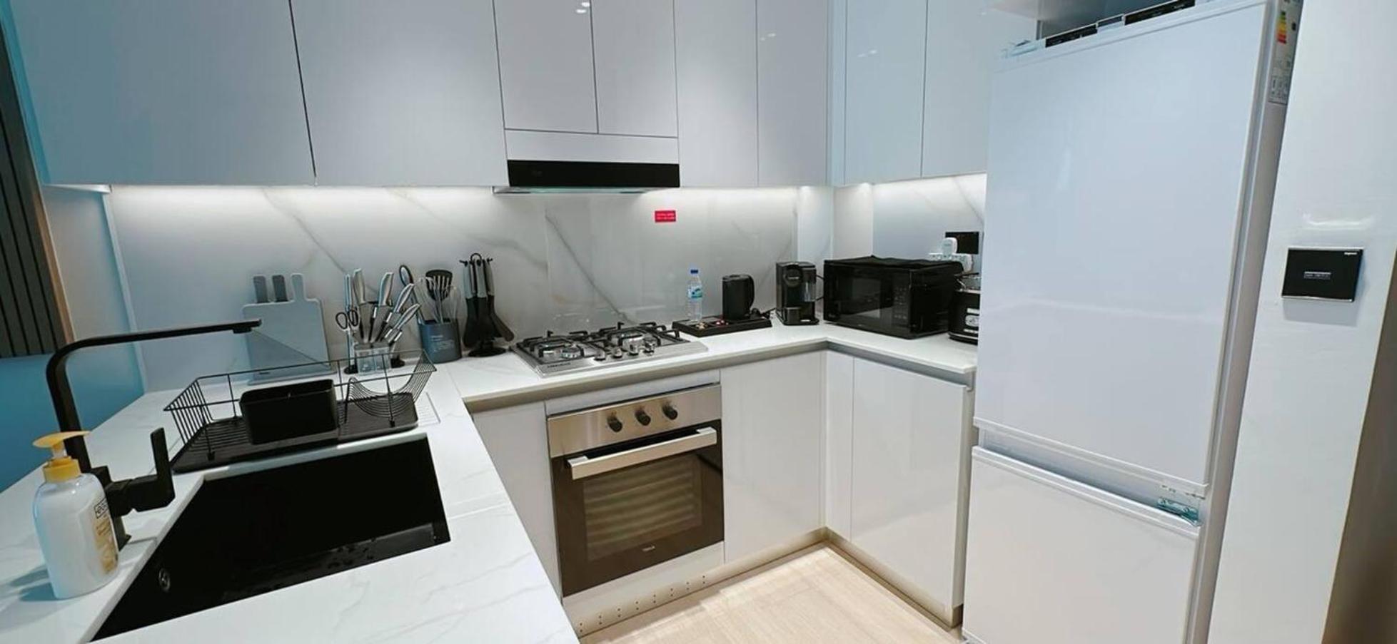 Premium 1br Fully Furnished With Balcony Dubai