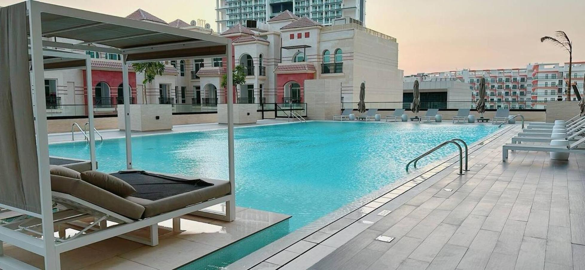 Premium 1br Fully Furnished With Balcony *