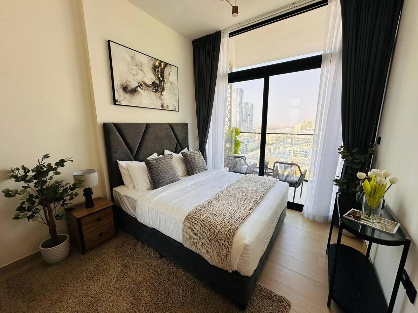 Apartment Premium 1br Fully Furnished With Balcony