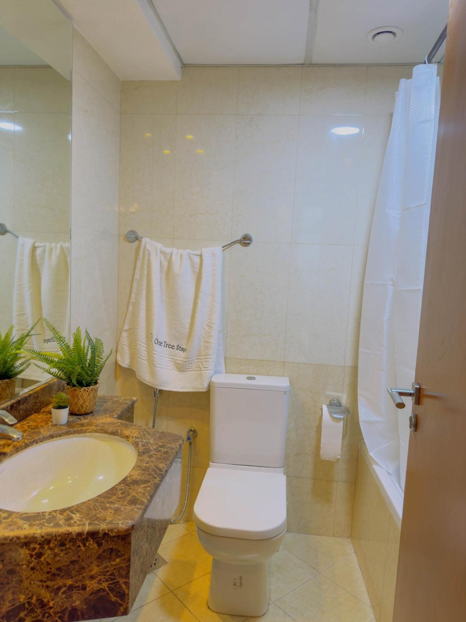 Luxury 3bhk Jbr By One Tree Apartment *