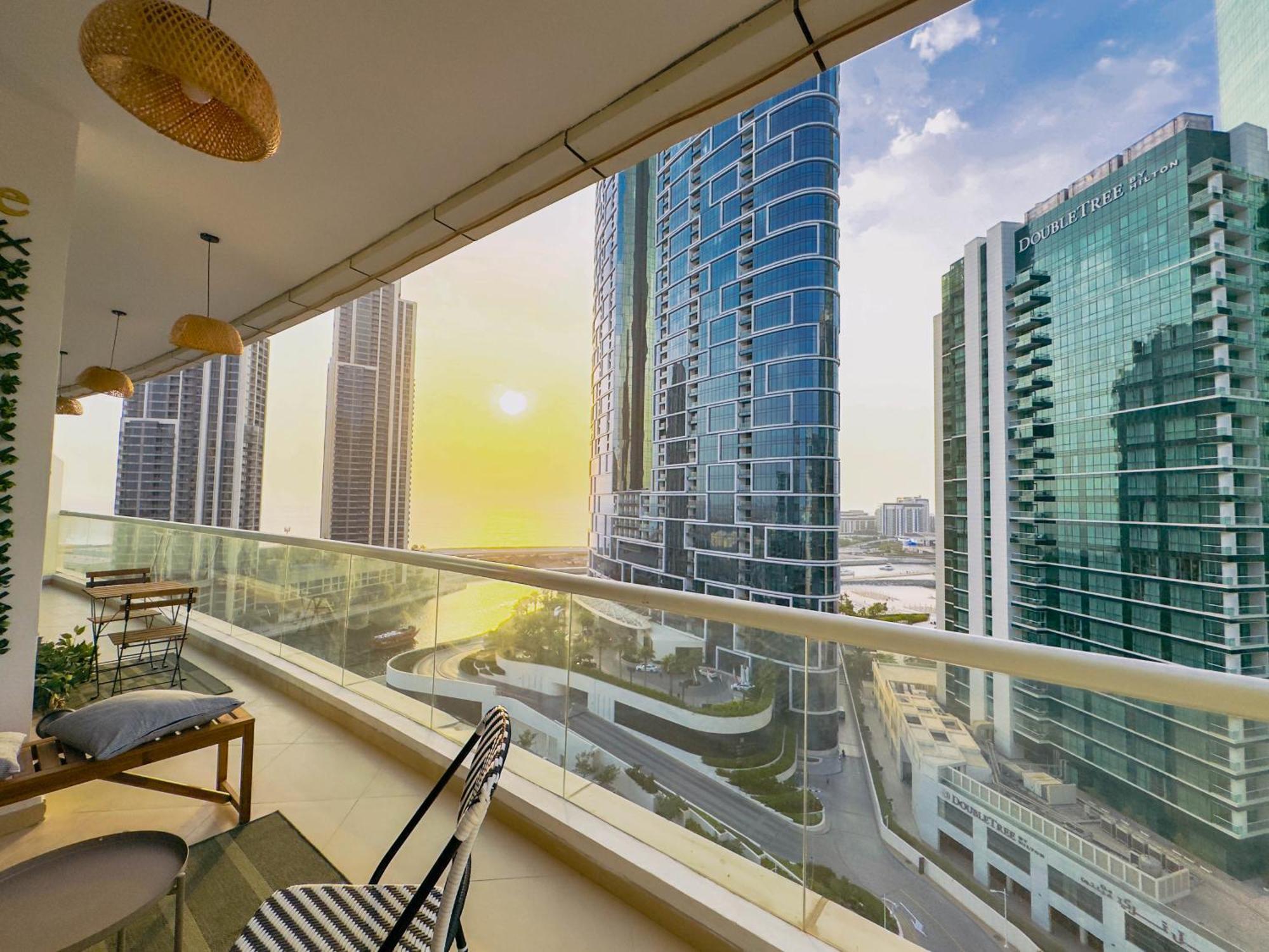 Apartment Luxury 3bhk Jbr By One Tree *
