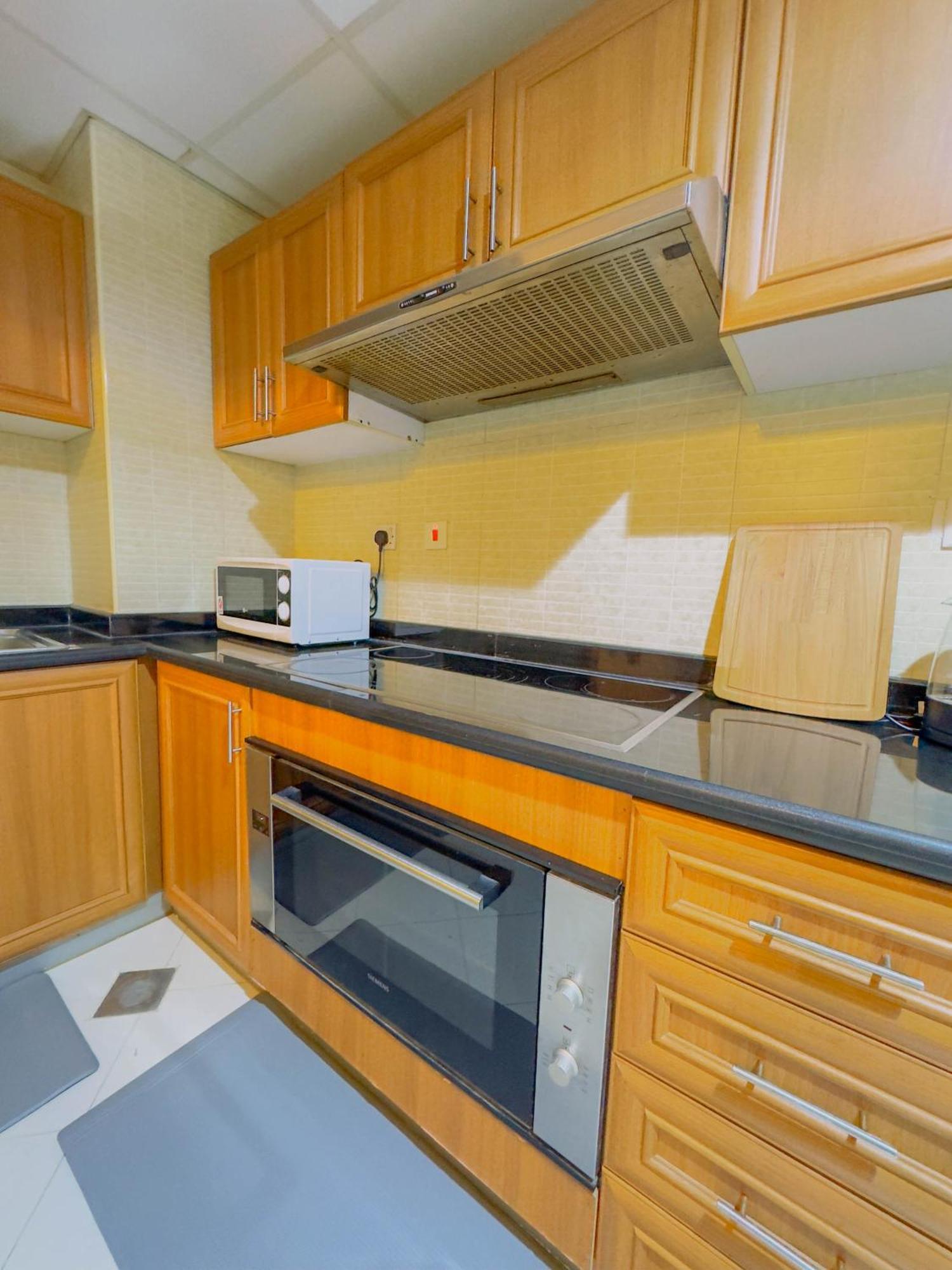 Luxury 3bhk Jbr By One Tree Dubai