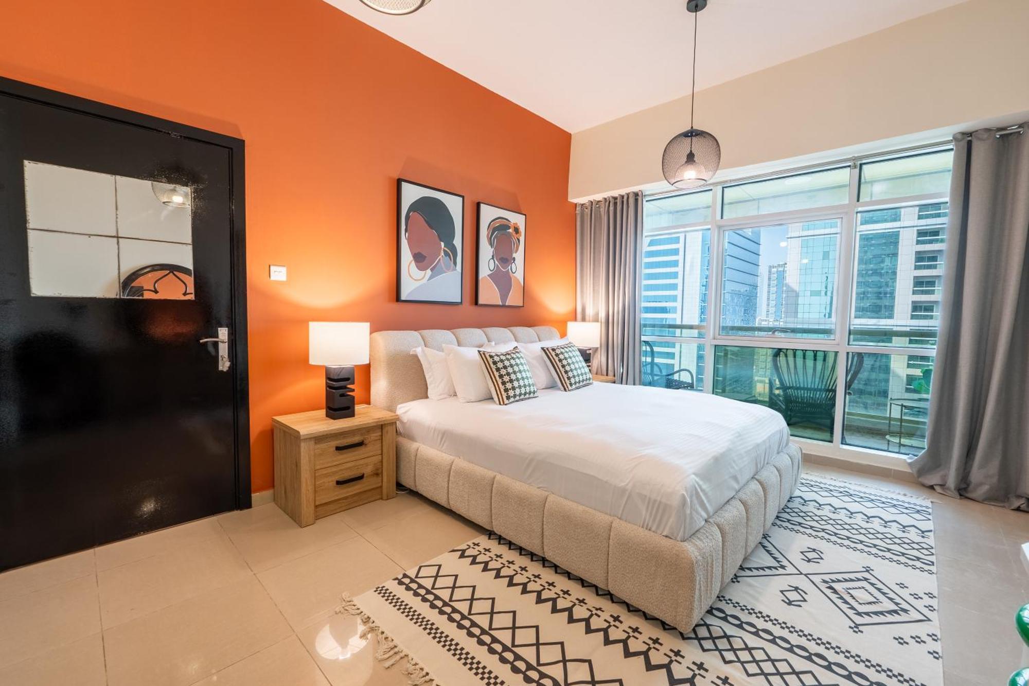 Stylish 1br Apartment! Near Metro & Stroll To Marina Apartment Dubai