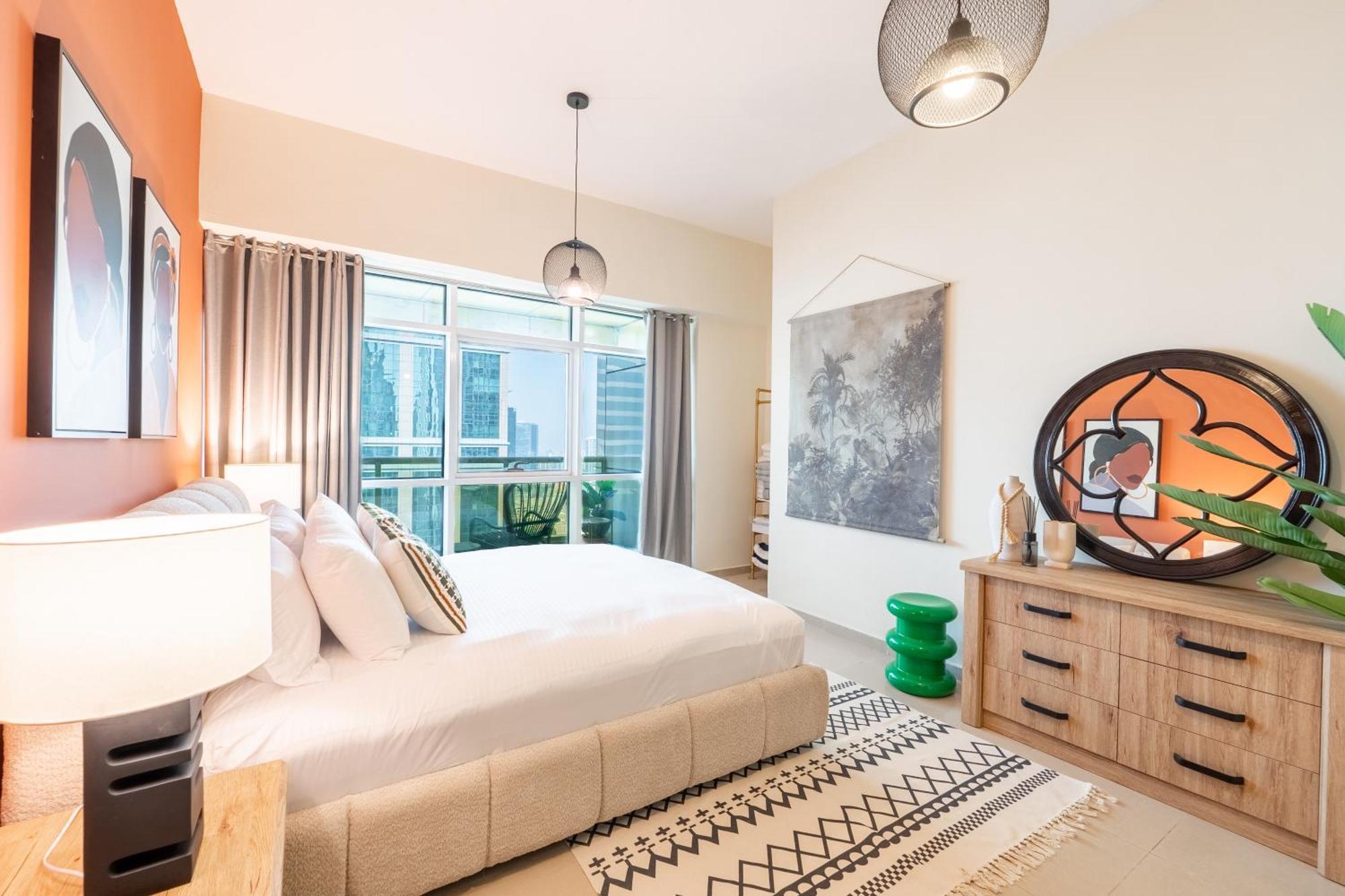 Apartment Stylish 1br Apartment! Near Metro & Stroll To Marina Dubai