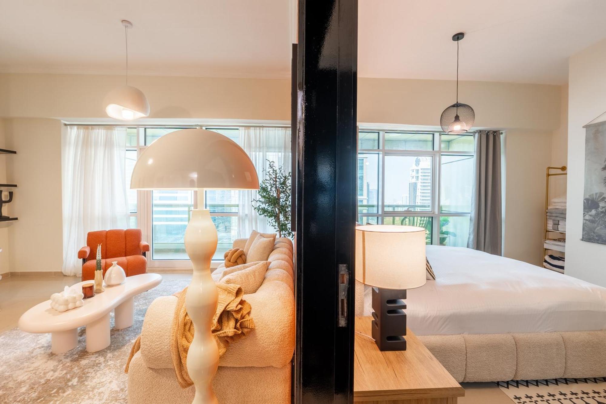 Stylish 1br Apartment! Near Metro & Stroll To Marina Apartment *