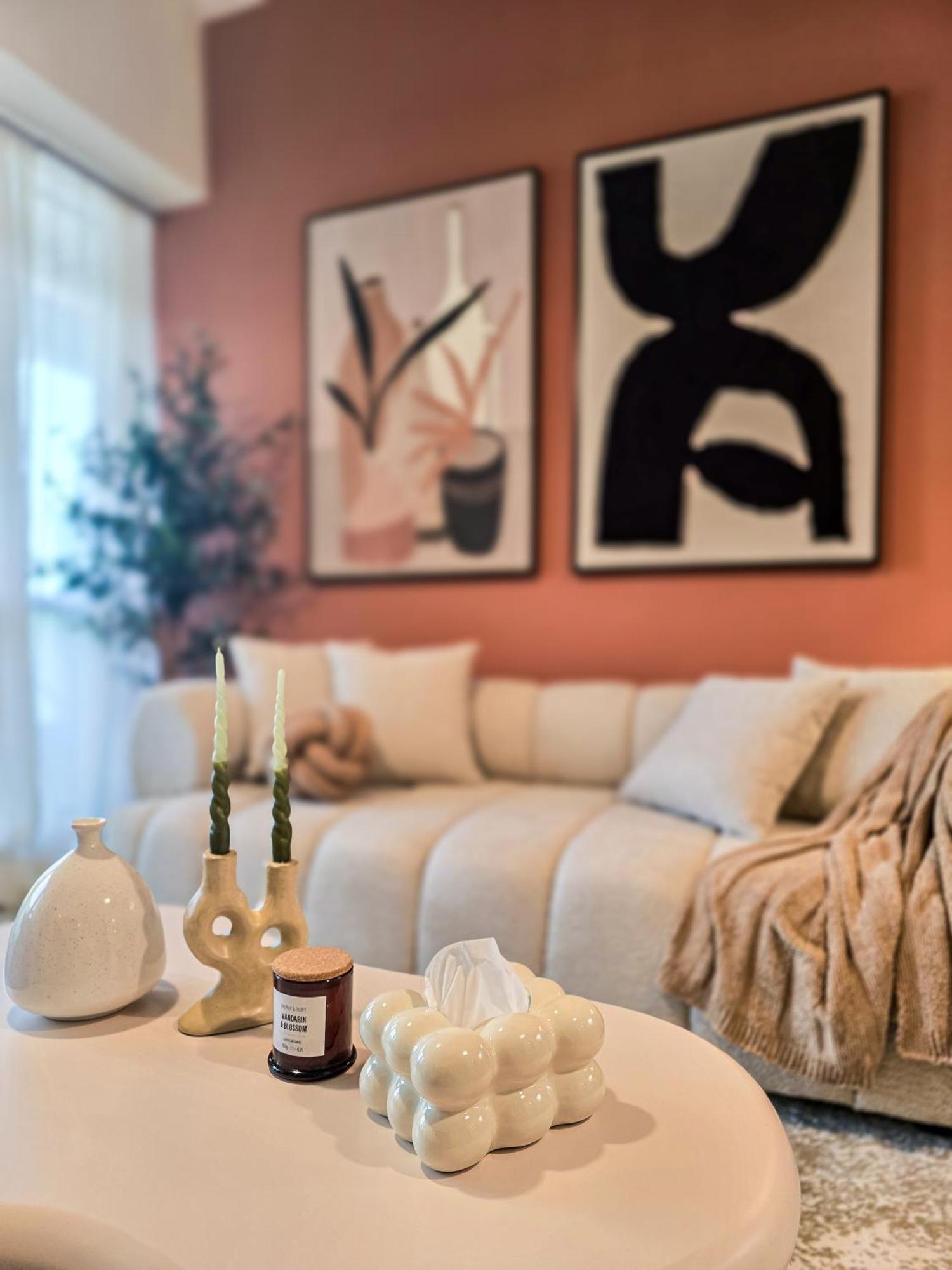 Stylish 1br Apartment! Near Metro & Stroll To Marina Apartment *