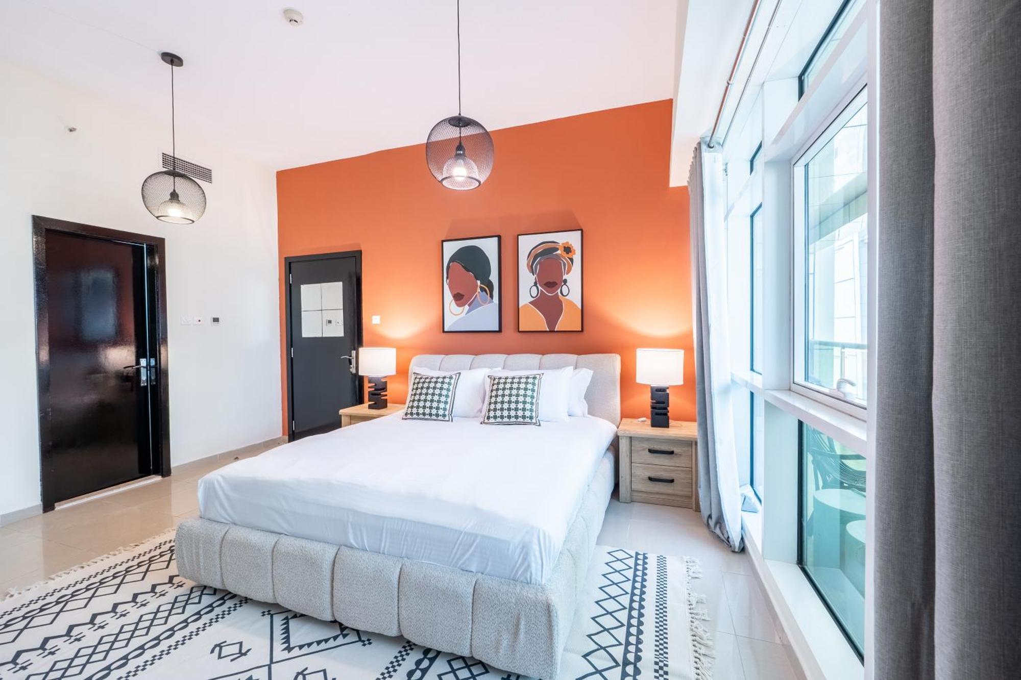 Apartment Stylish 1br Apartment! Near Metro & Stroll To Marina Dubai