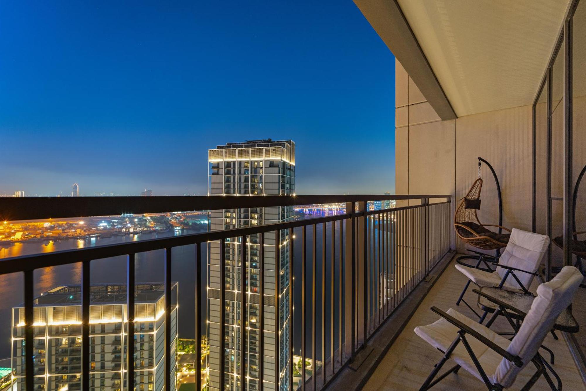 Cozy 4br With Panoramic Creek Views *