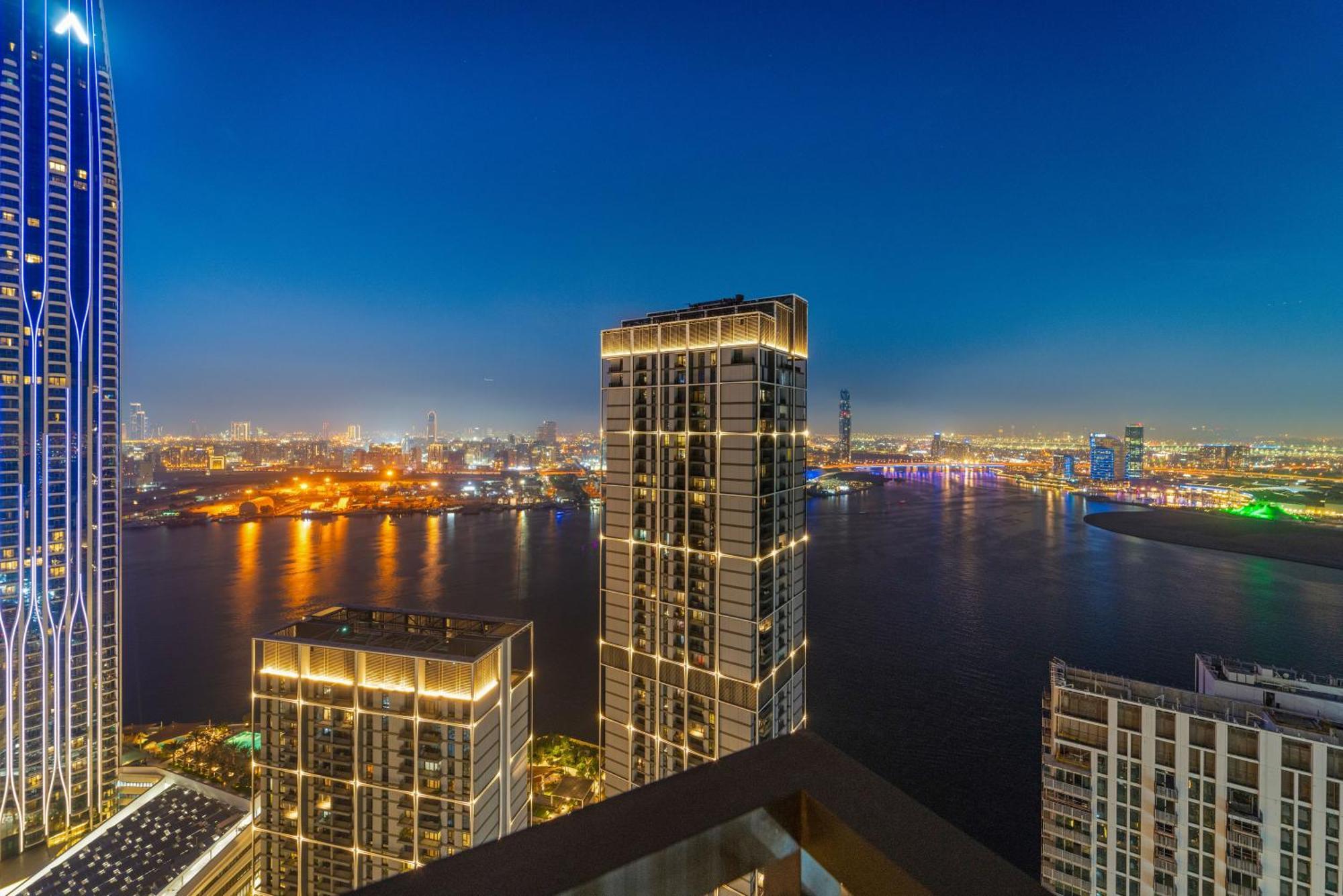Cozy 4br With Panoramic Creek Views Apartment Dubai