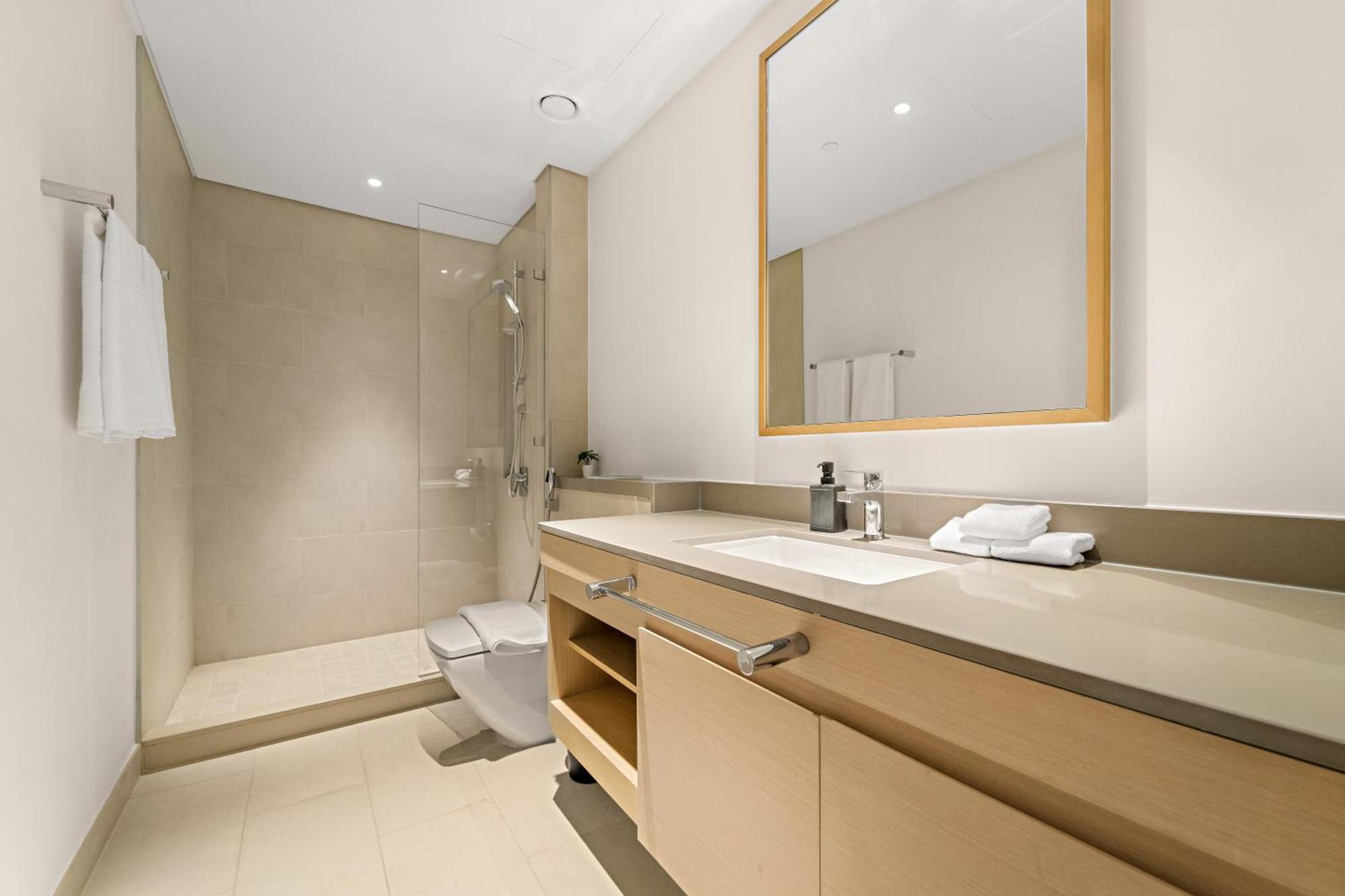 Cozy 4br With Panoramic Creek Views * Dubai