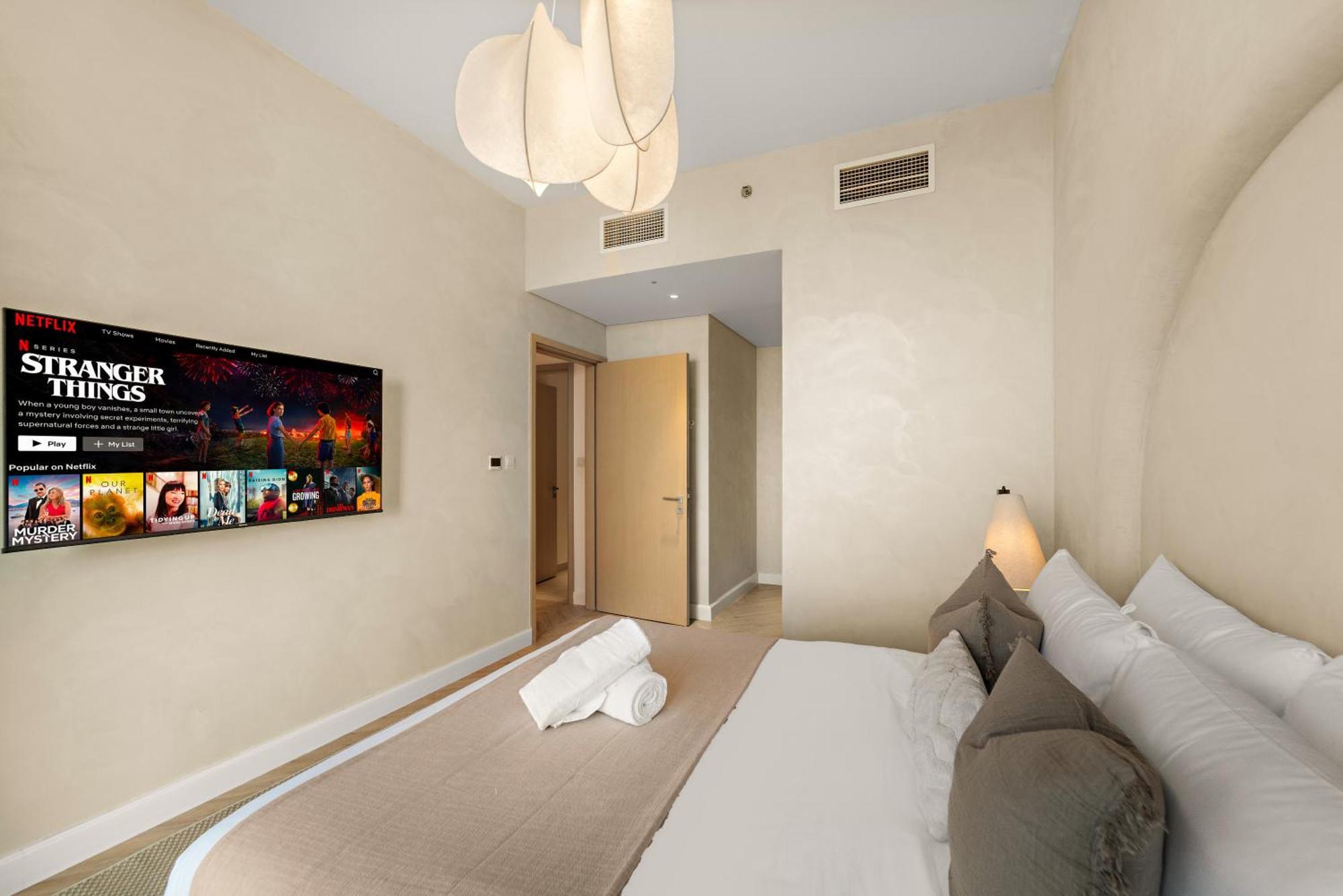 Cozy 4br With Panoramic Creek Views Dubai