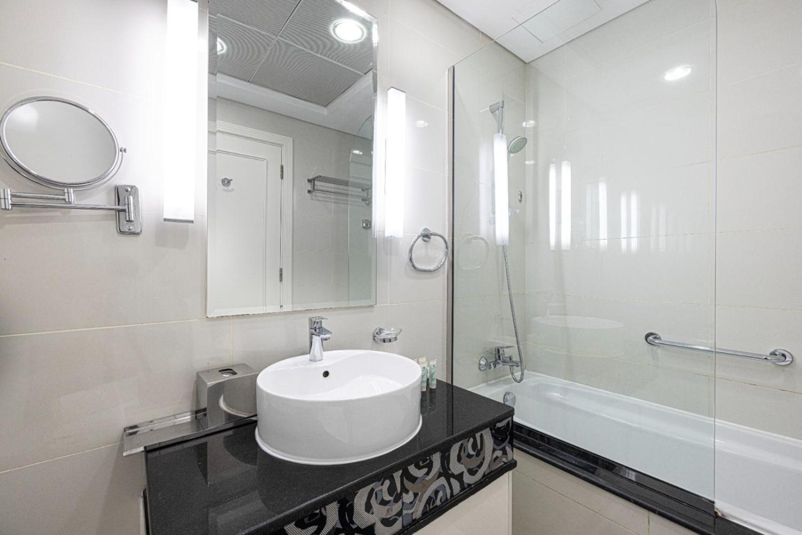 Damac Maison Mall Street 3 Bedroom Burj Khalifa View With Gym And Pool 1 Minute Walk To Mall Apartment *