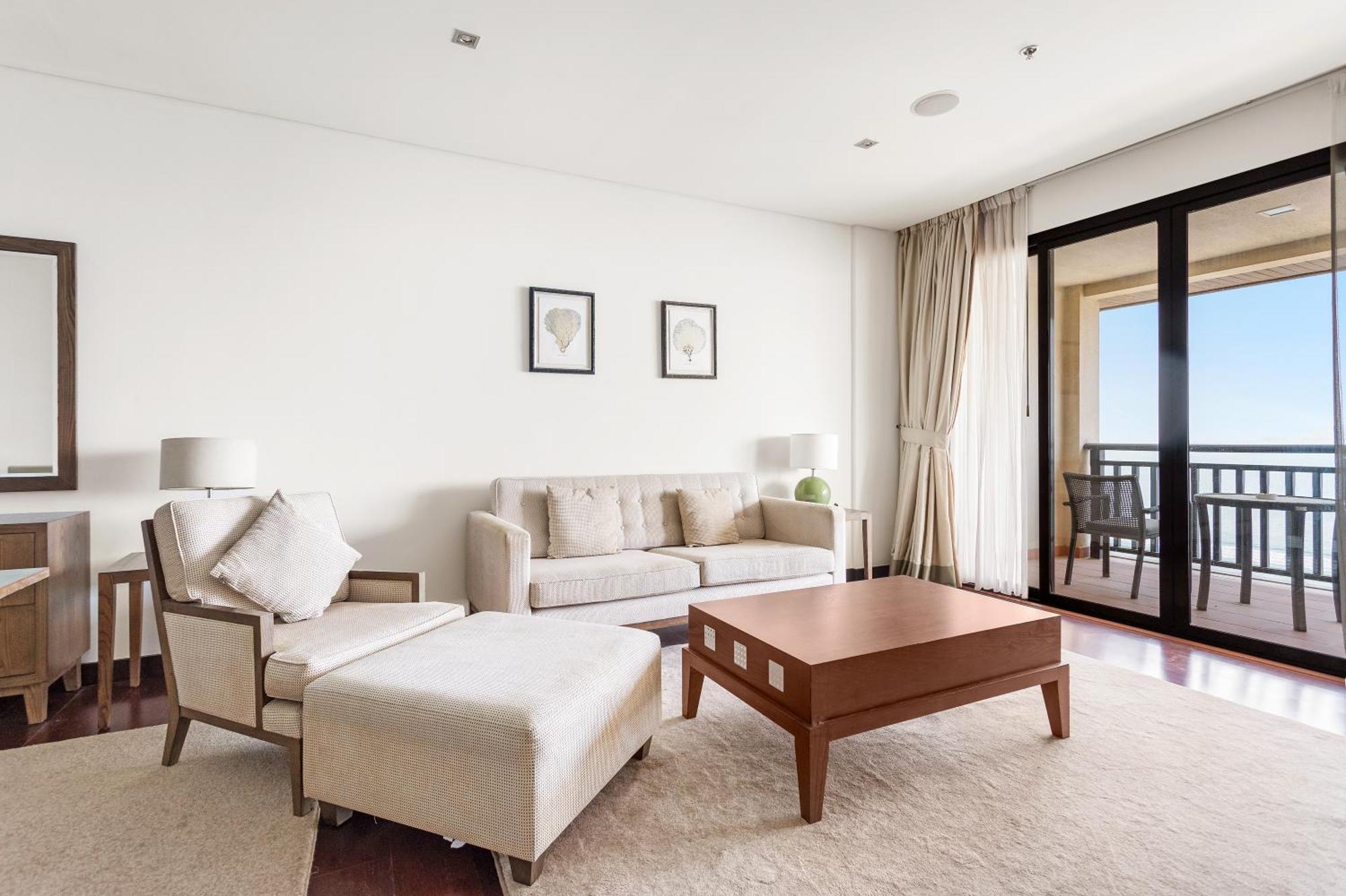 Lux Mina 1 Bhk In Palm Jumeirah With Sea View And Private Beach