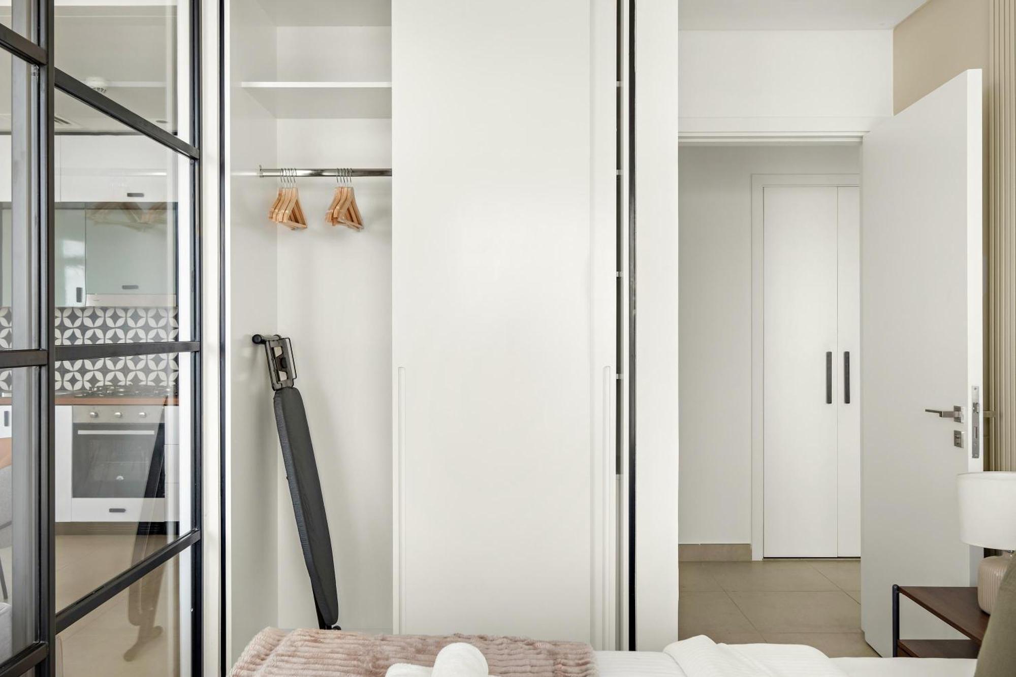 Apartment Silkhaus In Collective Tower Luxorious 2bdr Dubai