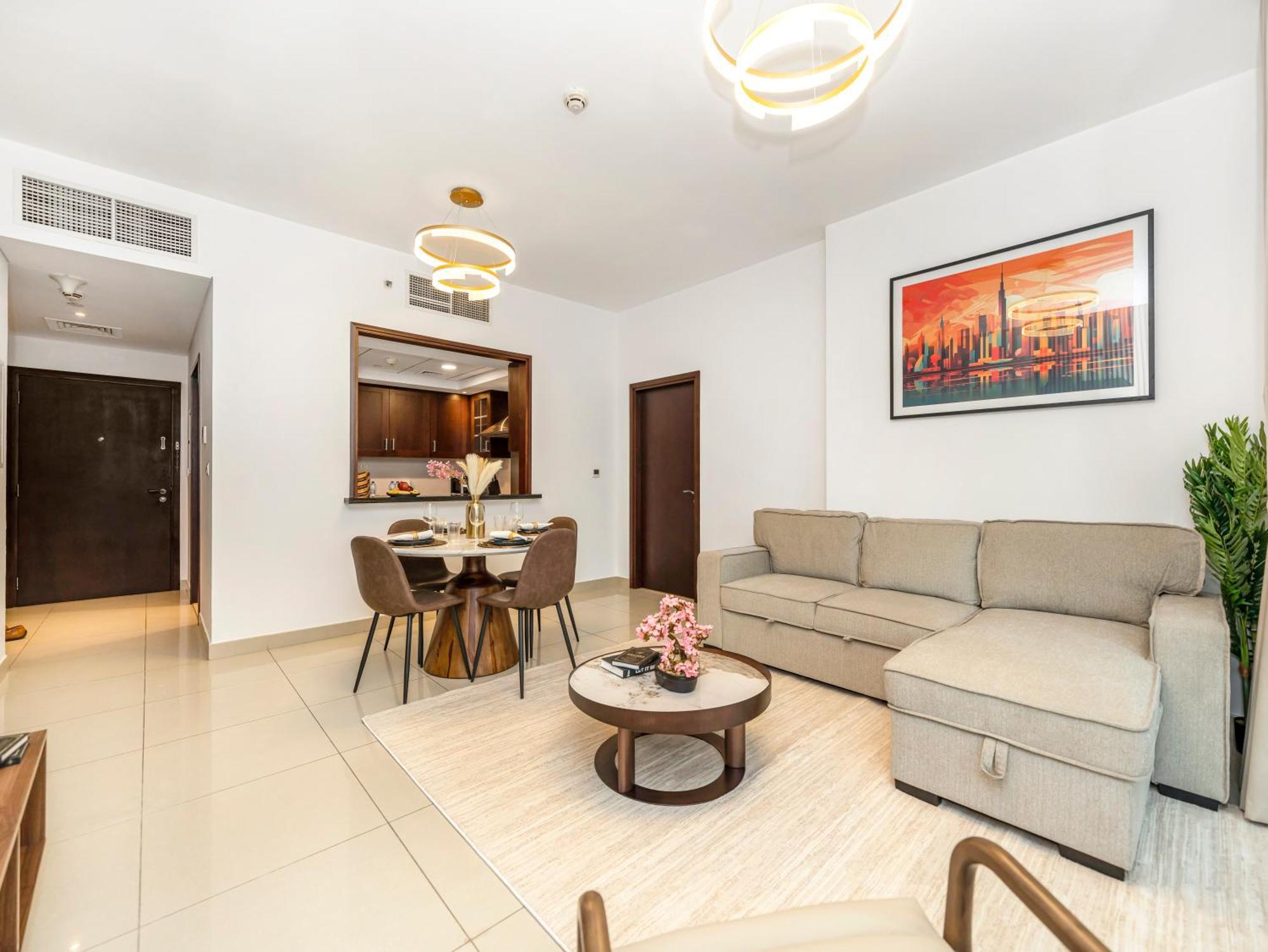 New Burj Khalifa & Fountain Views & Work Station Apartment