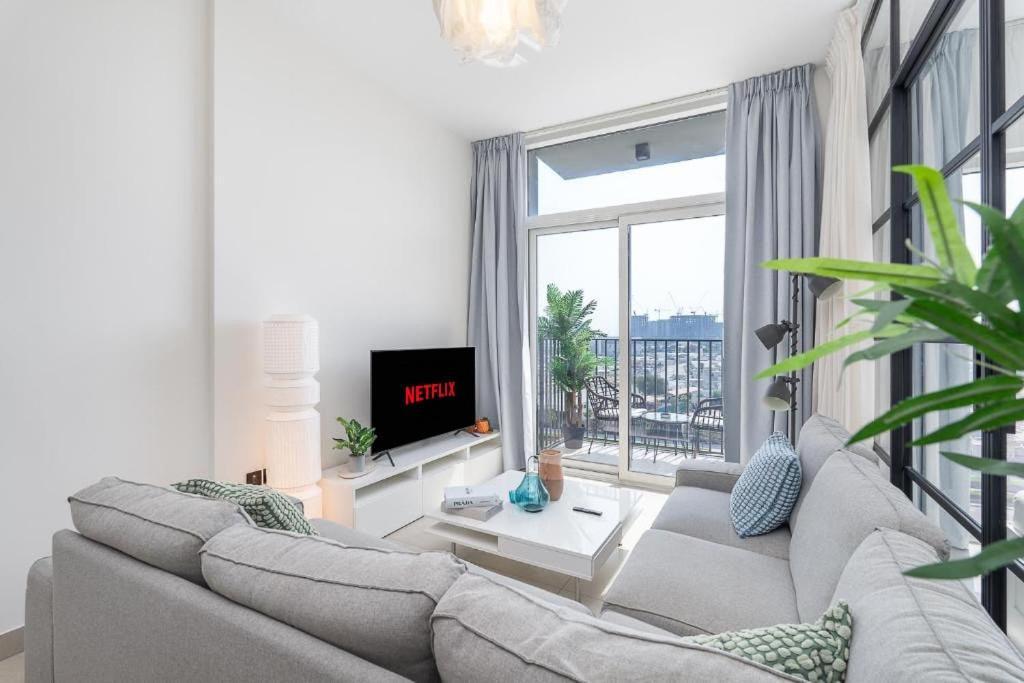 Guestready - Modern Retreat In Hills Estate Apartment Dubai