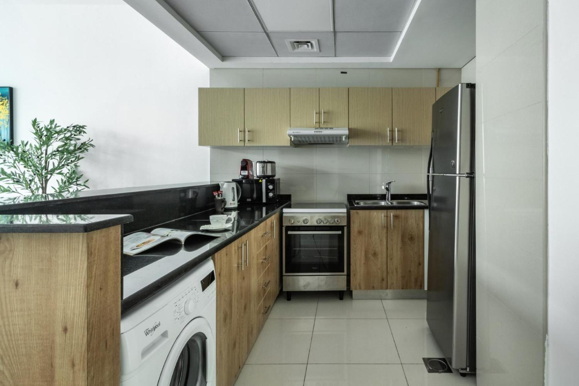 Shoresinn - Stellar 2br With Charming Marina View Dubai