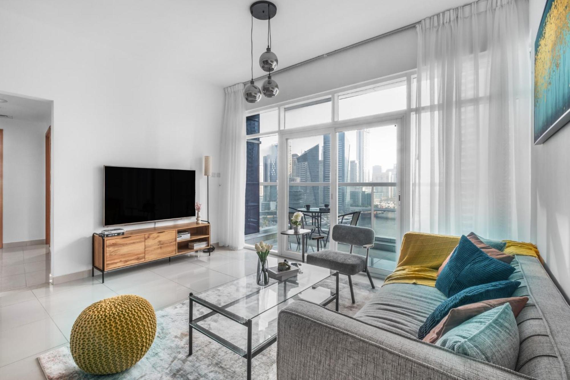 Shoresinn - Stellar 2br With Charming Marina View Apartment
