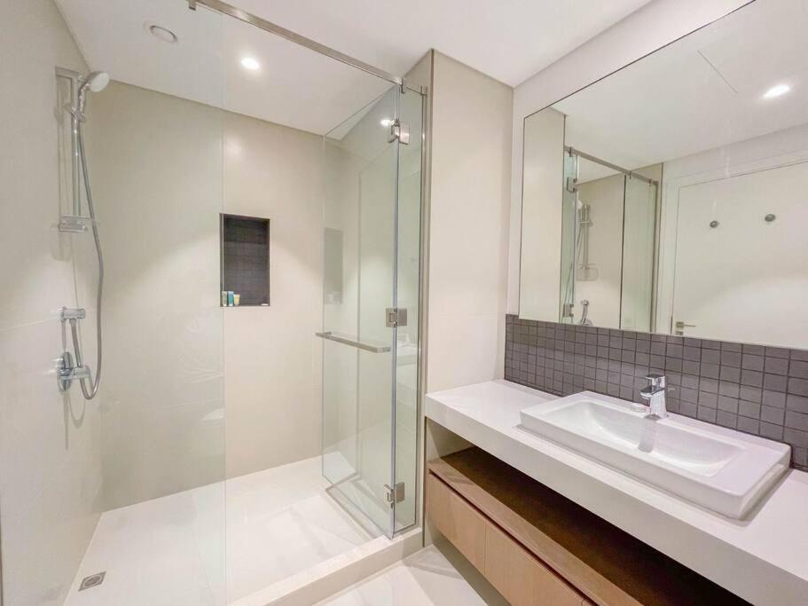 Apartment Like - 1507 Exquisite At The Grand In Creek Harbour Dubai